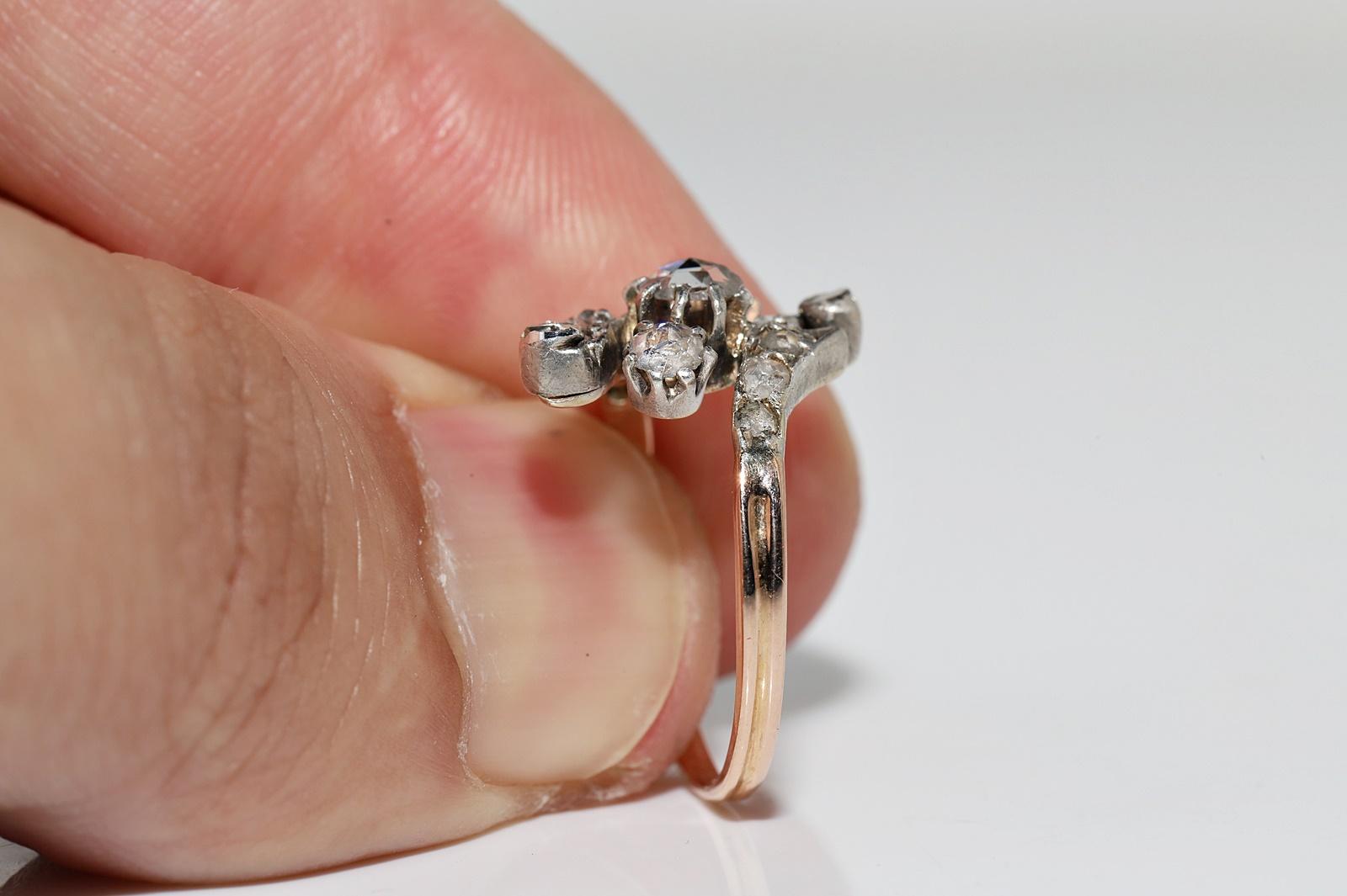 Antique Circa 1900s 18k Gold Top Silver Victorian Natural Rose Cut Diamond  Ring For Sale 4