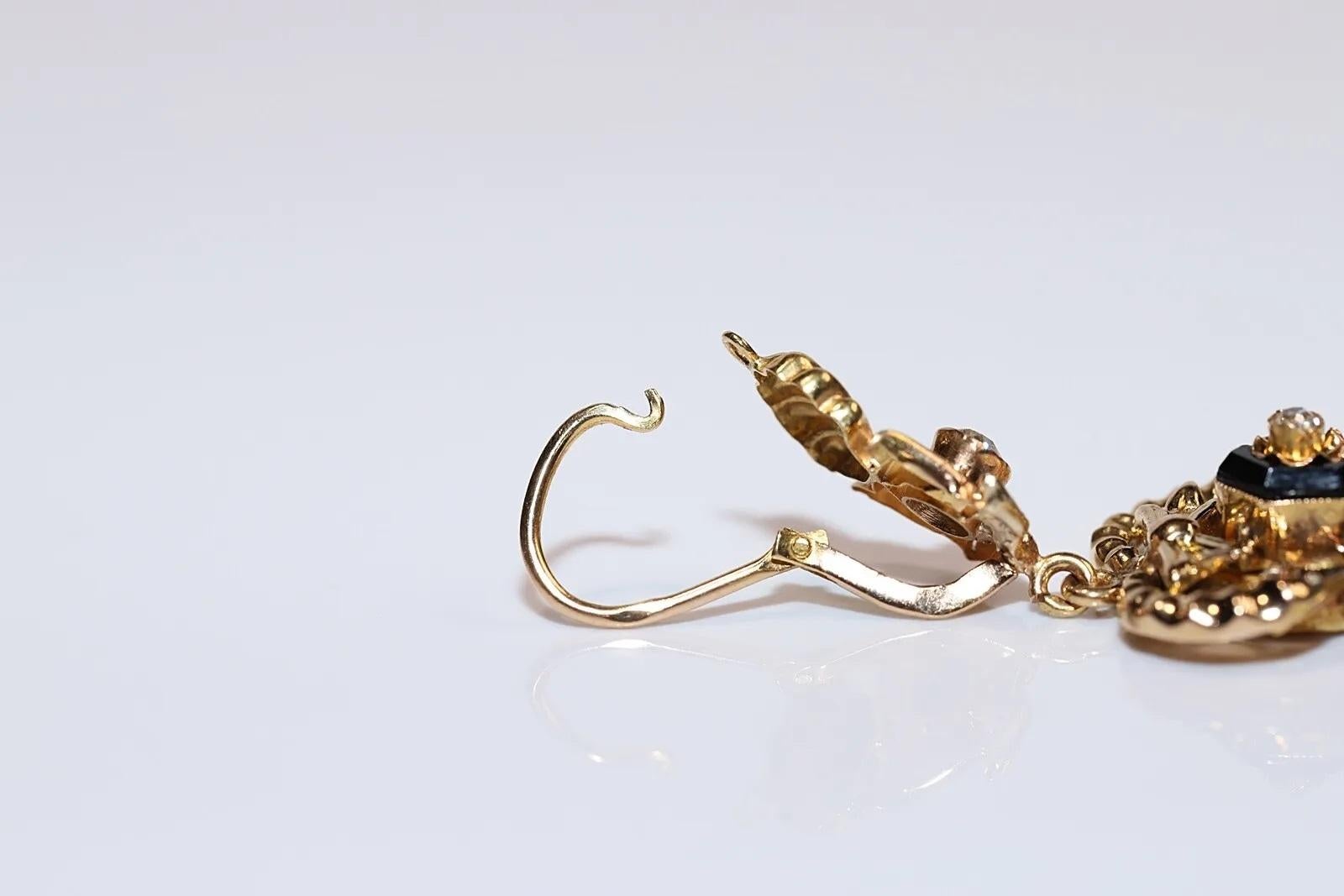 Antiquités Circa 1900s Boucle d'oreille en or 19k ornée de diamants naturels taille ancienne et d'onyx en vente 5
