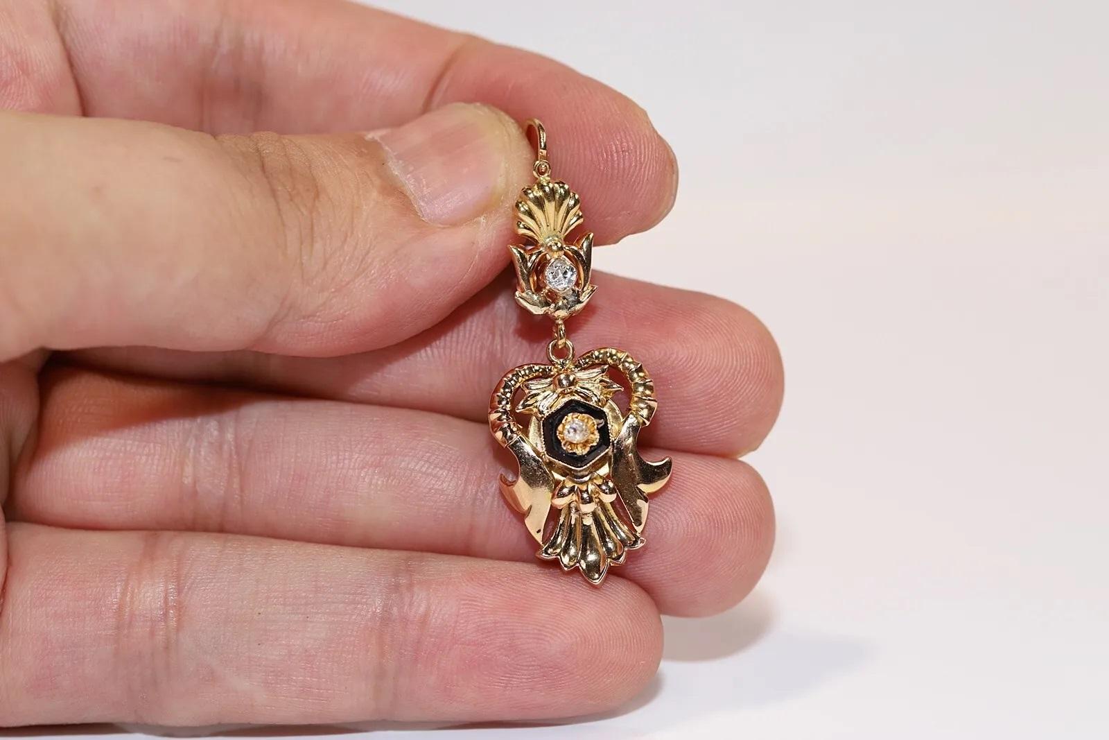 Antiquités Circa 1900s Boucle d'oreille en or 19k ornée de diamants naturels taille ancienne et d'onyx en vente 6