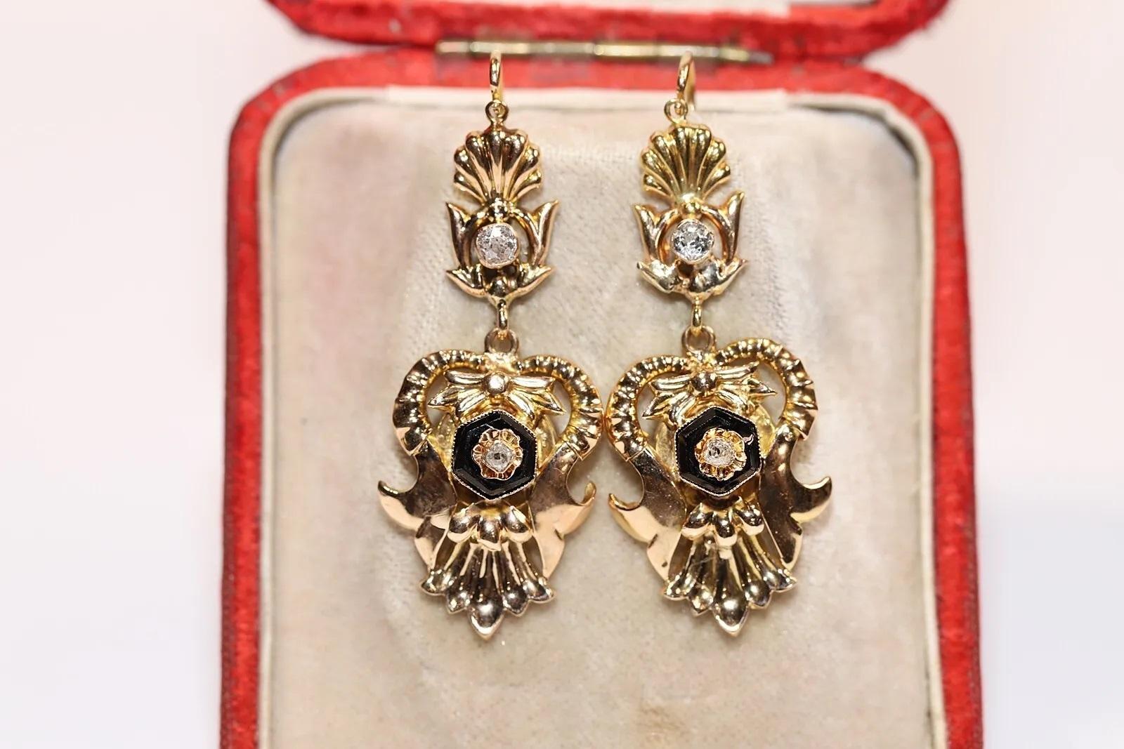 Antiker Ohrring, um 1900, 19 Karat Gold, natürlicher Diamant im Altschliff und Onyx, dekoriert (Viktorianisch) im Angebot