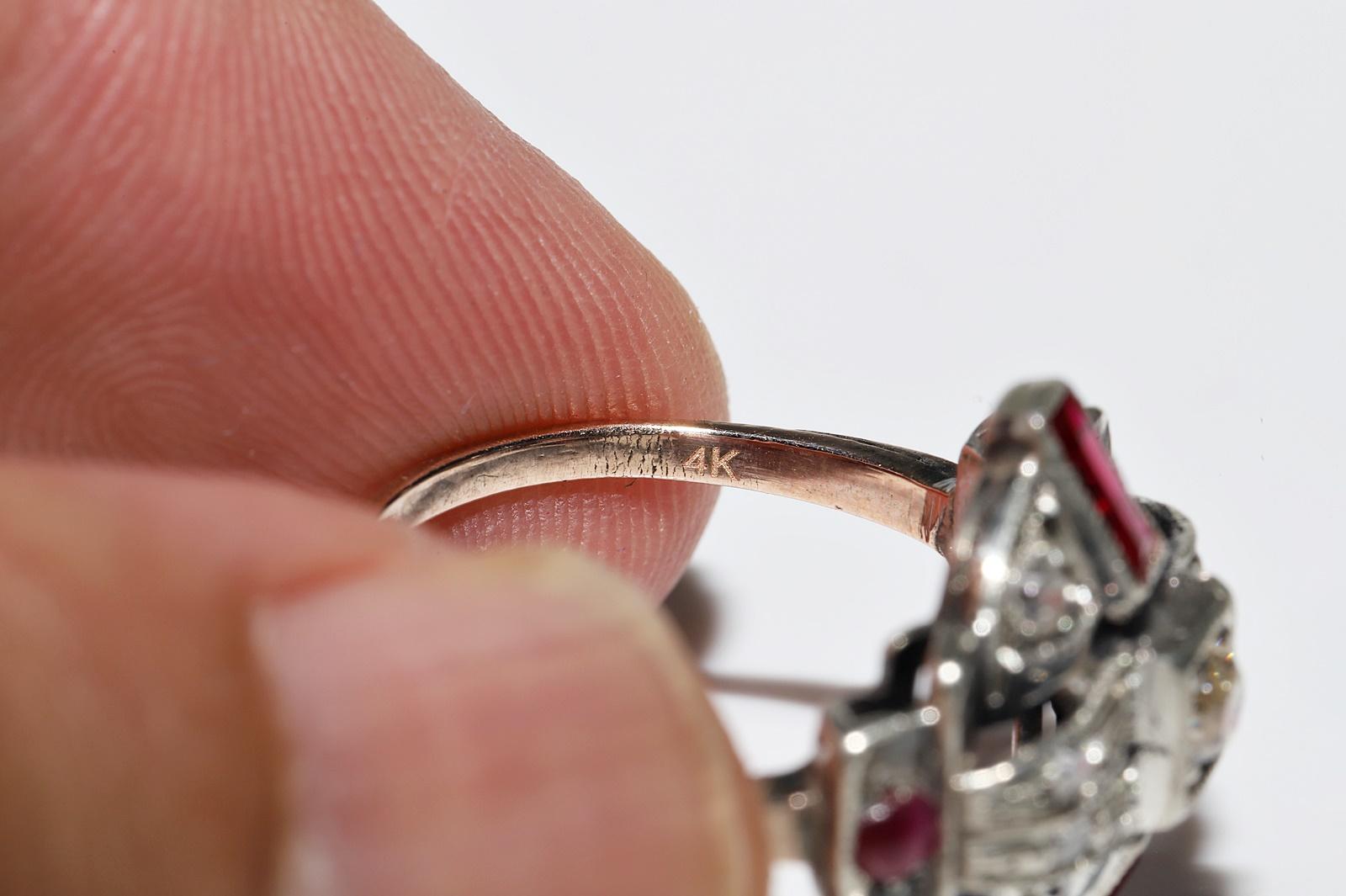 Anello antico del 1900 in oro 6k e argento con diamanti naturali e rubini in vendita 3