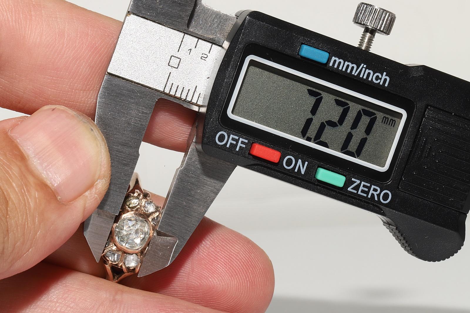 Bague ancienne des années 1900 en or 8 carats, faite à la main, décorée de diamants naturels taille rose en vente 7