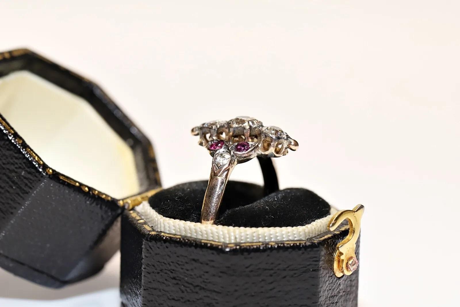 Bague navette ancienne des années 1900 en or 8 carats, diamant naturel et rubis  en vente 3