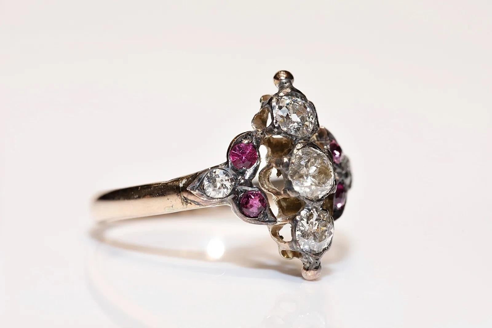 En très bon état.
Le poids total est de 2.4 grammes.
Le diamant est de 0,68 carat.
Totalement en rubis 0,22 carat.
Le diamant est a  Couleur H-I-J et pureté s1-s2-s3.
La taille de la bague est de 7.8 
Testé à l'acide pour vérifier qu'il s'agit bien