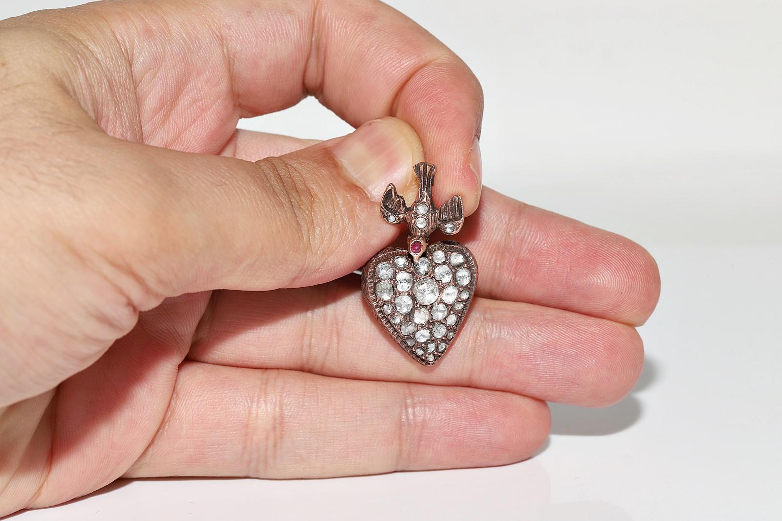 Antiguo Colgante de Corazón de Rubí y Diamante Natural Tallado Rosa en Oro de 8k Circa 1900 en venta 5