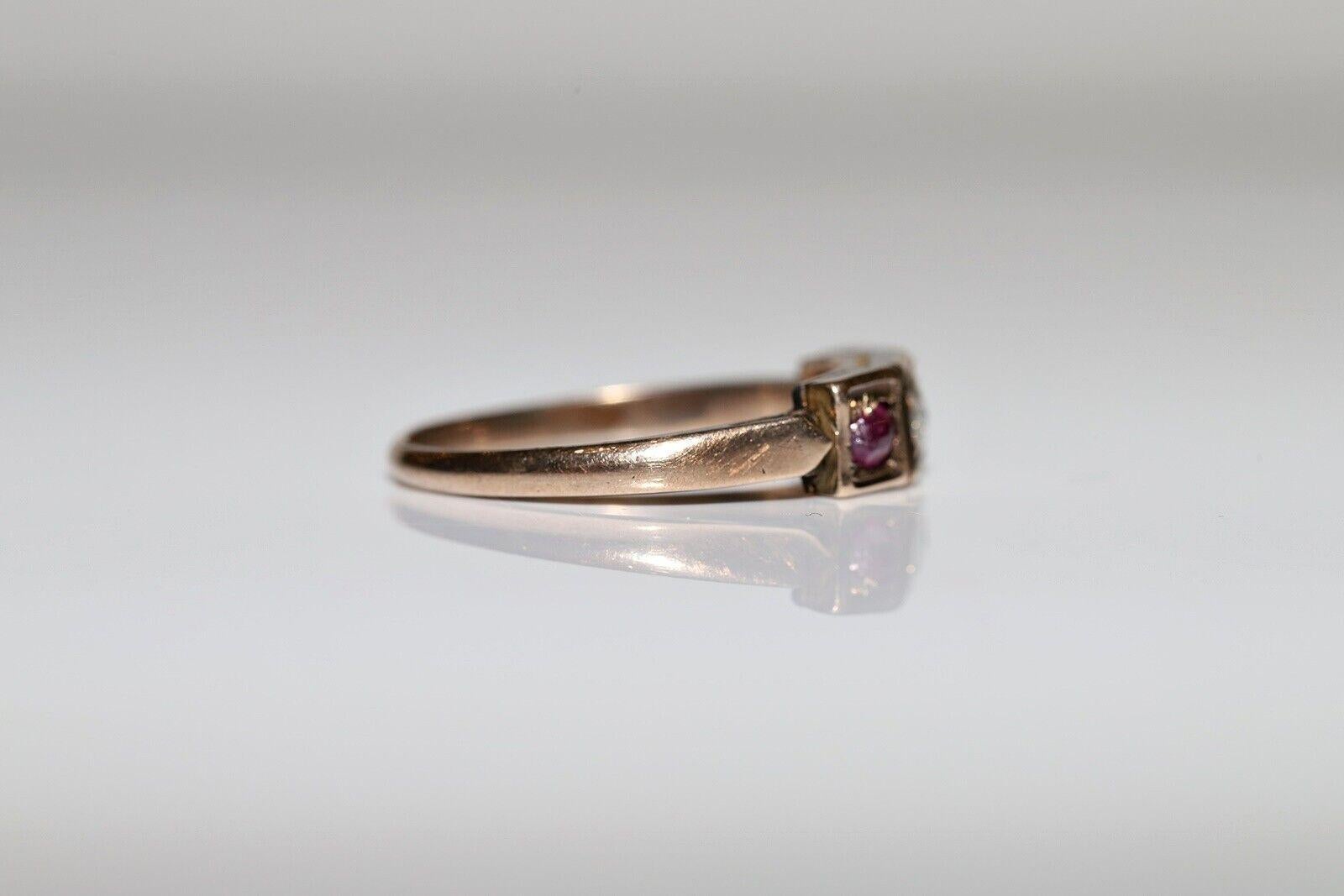 Antique Circa 1900s 8k Gold Natural Rose Cut Diamond  And Ruby There Stone Ring For Sale 3