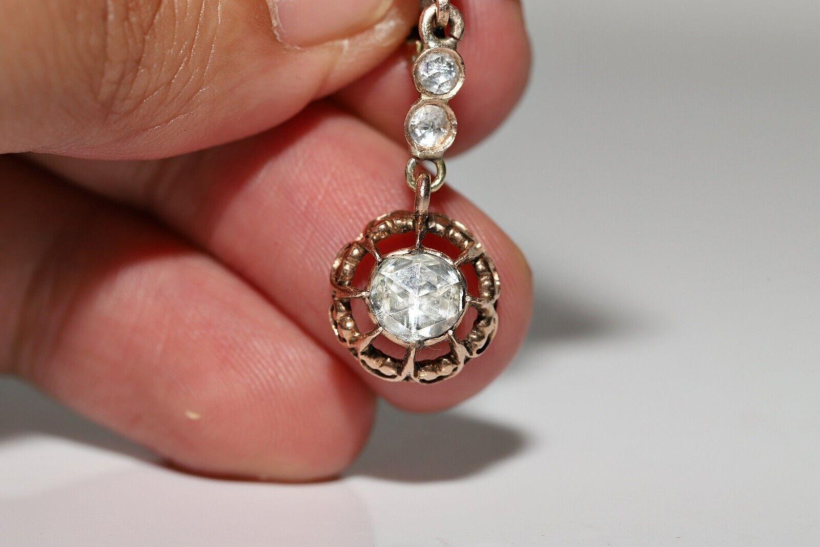 Boucle d'oreille pendante en or 8k Circa 1900, décorée de diamants naturels taillés en rose en vente 4