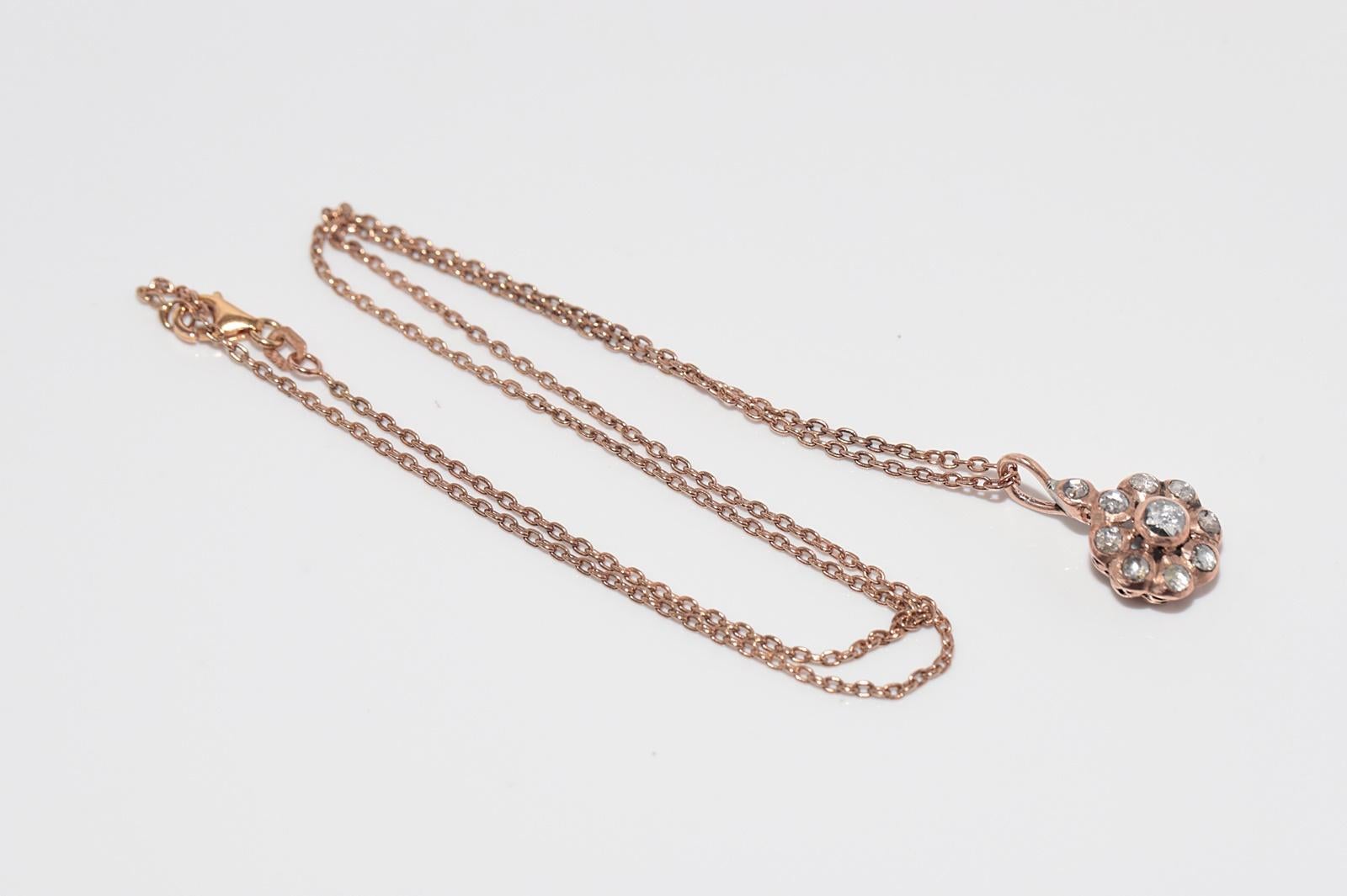 Collier pendentif ancien des années 1900 en or 8 carats décoré de diamants naturels taille rose en vente 8