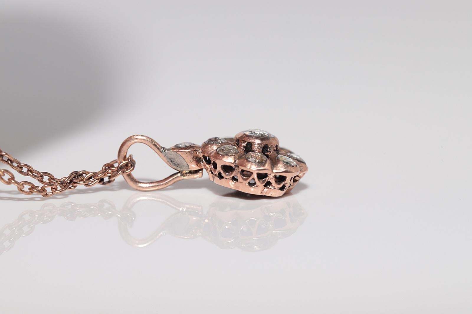 Collier pendentif ancien des années 1900 en or 8 carats décoré de diamants naturels taille rose en vente 2