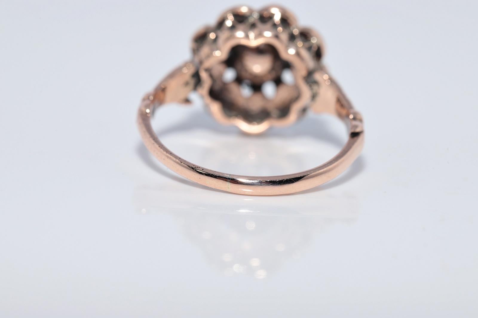 Bague ancienne en or 8k Circa 1900, diamant naturel taillé en rose, décorée d'un motif en forme de rose en vente 6
