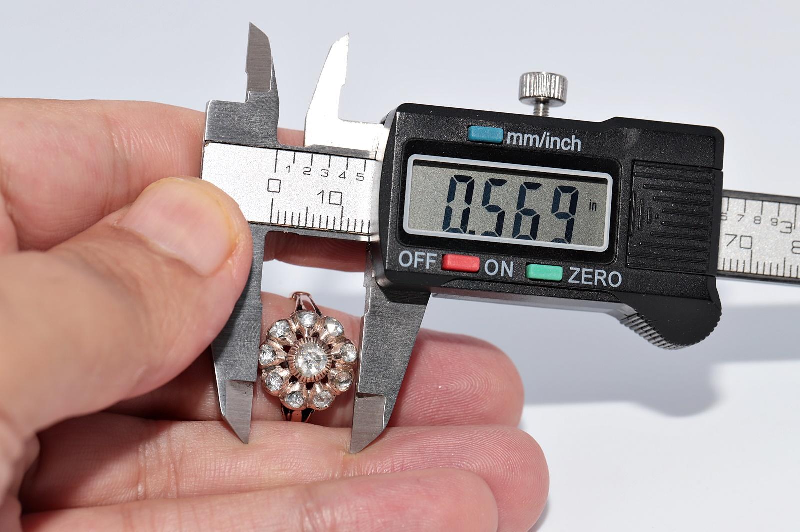 Bague ancienne en or 8k Circa 1900, diamant naturel taillé en rose, décorée d'un motif en forme de rose en vente 9