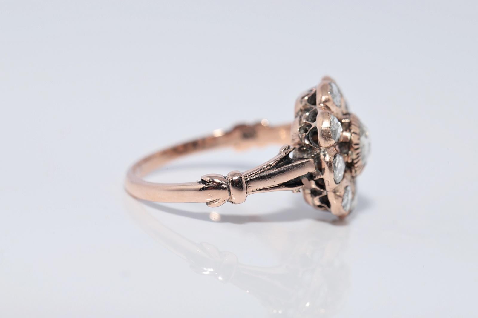 Bague ancienne en or 8k Circa 1900, diamant naturel taillé en rose, décorée d'un motif en forme de rose en vente 11