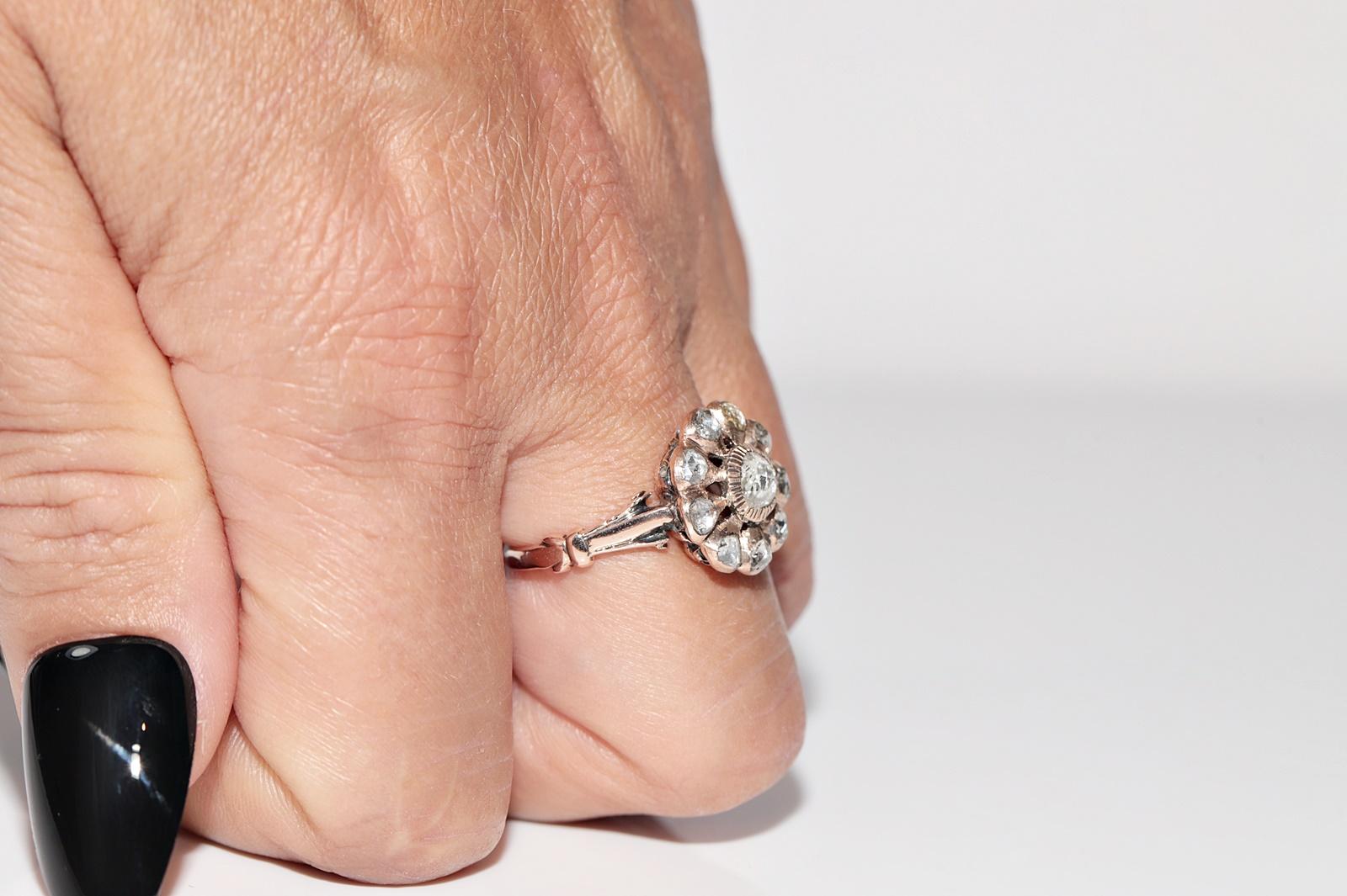 Bague ancienne en or 8k Circa 1900, diamant naturel taillé en rose, décorée d'un motif en forme de rose Bon état - En vente à Fatih/İstanbul, 34