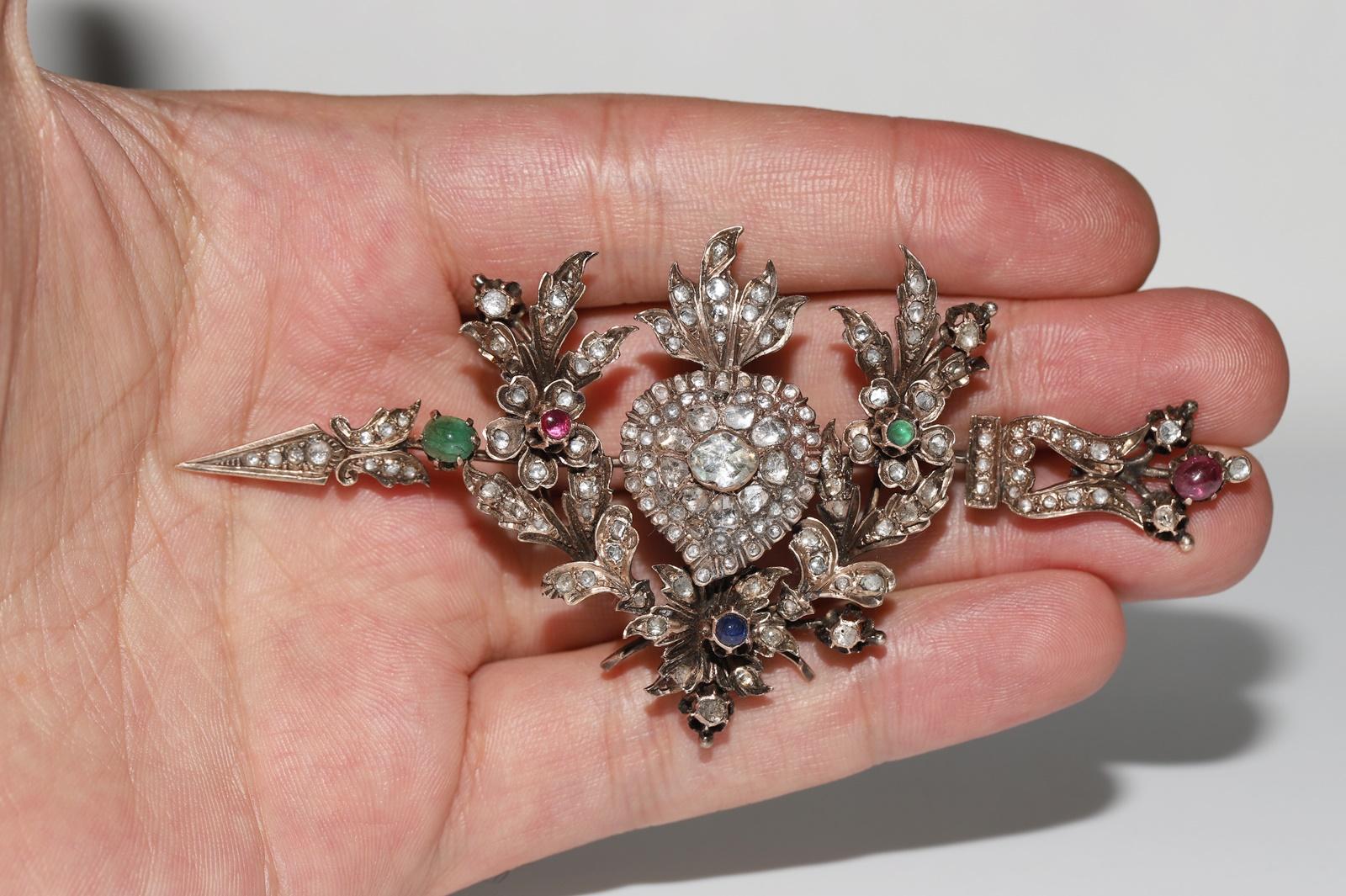 Antique Circa 1900s 8k Gold Natural Rose Cut Diamond Emerald Ruby Brooch In Good Condition For Sale In Fatih/İstanbul, 34