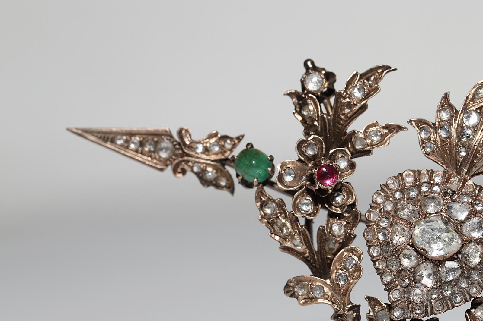 Antique Circa 1900s 8k Gold Natural Rose Cut Diamond Emerald Ruby Brooch For Sale 2