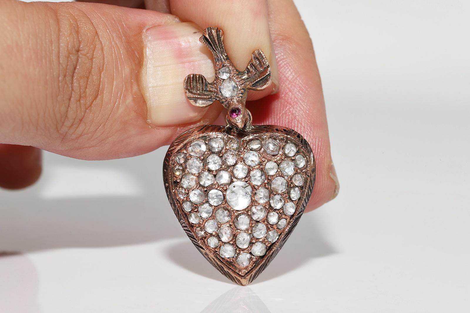 Taille rose Pendentif ancien des années 1900 en or 8k avec diamants naturels taille rose en forme de cœur d'oiseau en vente