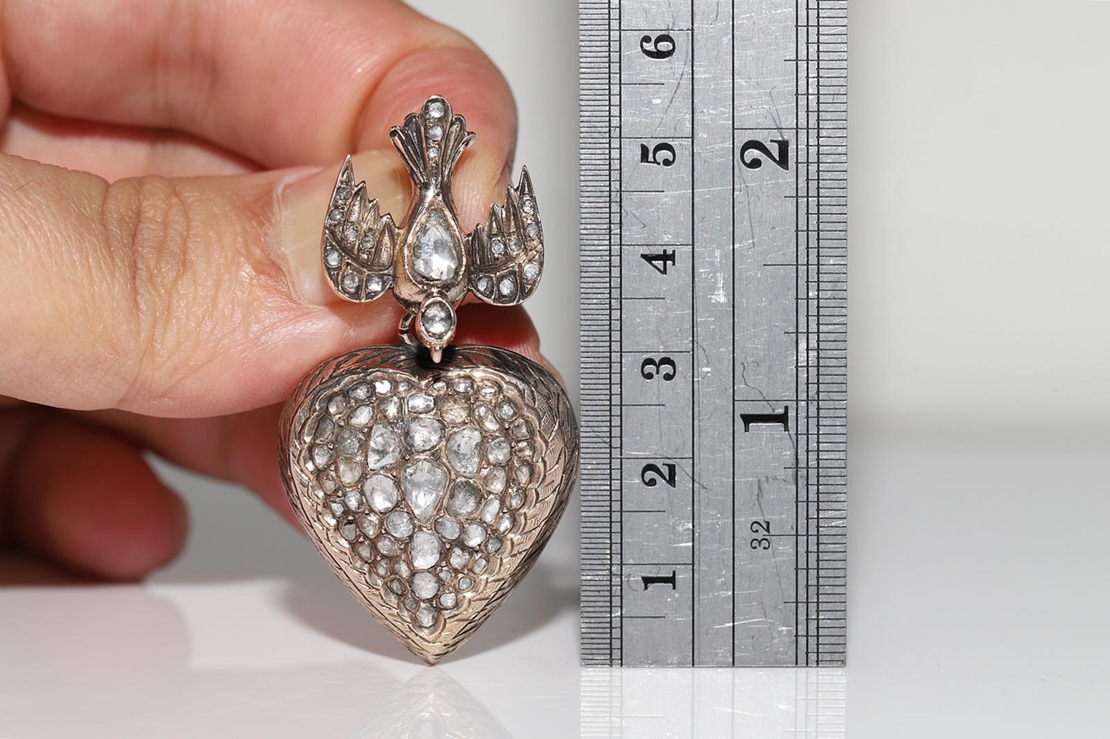 Antique Circa 1900s 8k Gold Natural Rose Cut Diamond  Heart Bird Pendant For Sale 3