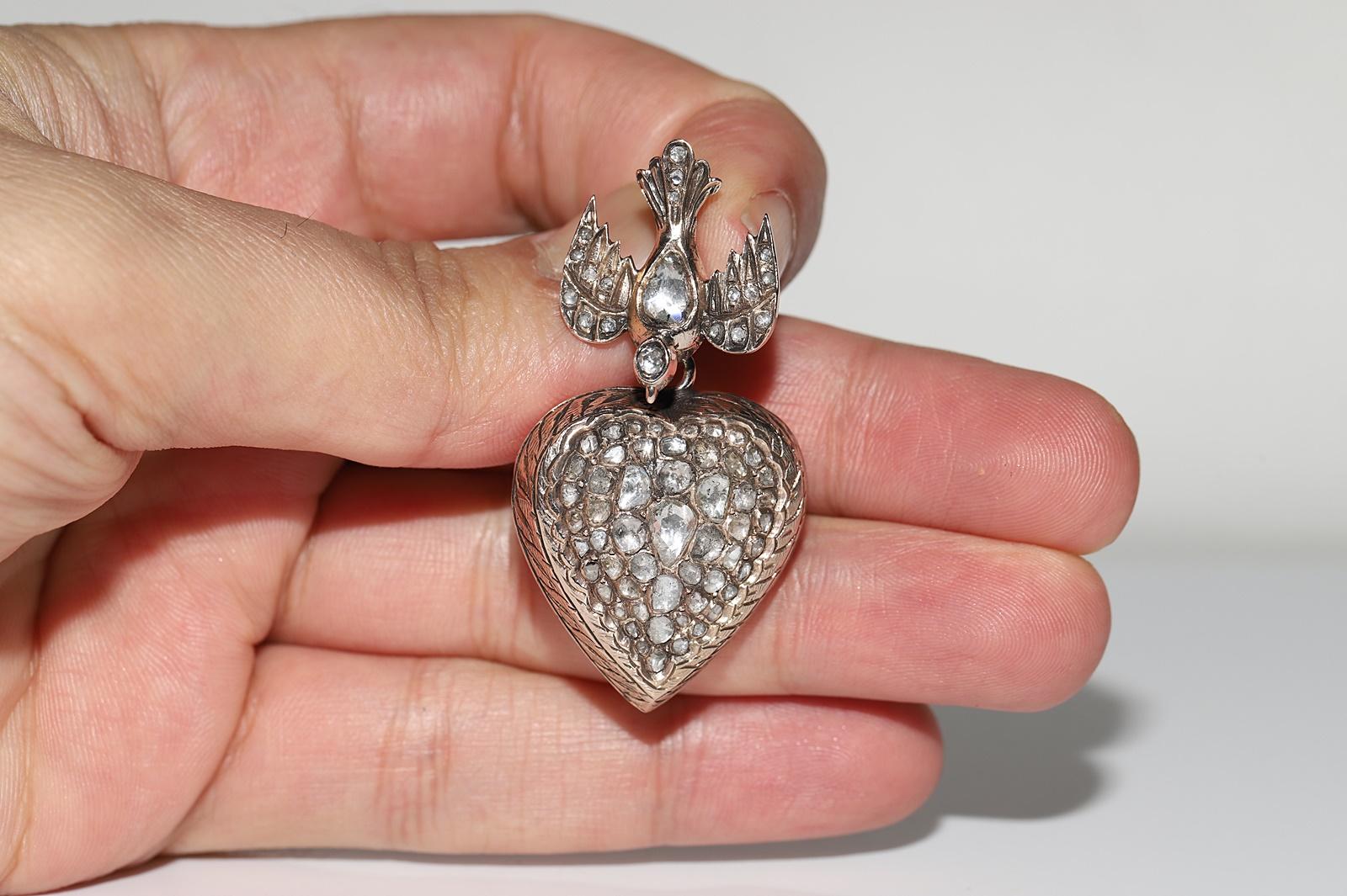 Antique Circa 1900s 8k Gold Natural Rose Cut Diamond  Heart Bird Pendant For Sale 4