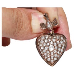 Pendentif ancien des années 1900 en or 8k avec diamants naturels taille rose en forme de cœur d'oiseau 