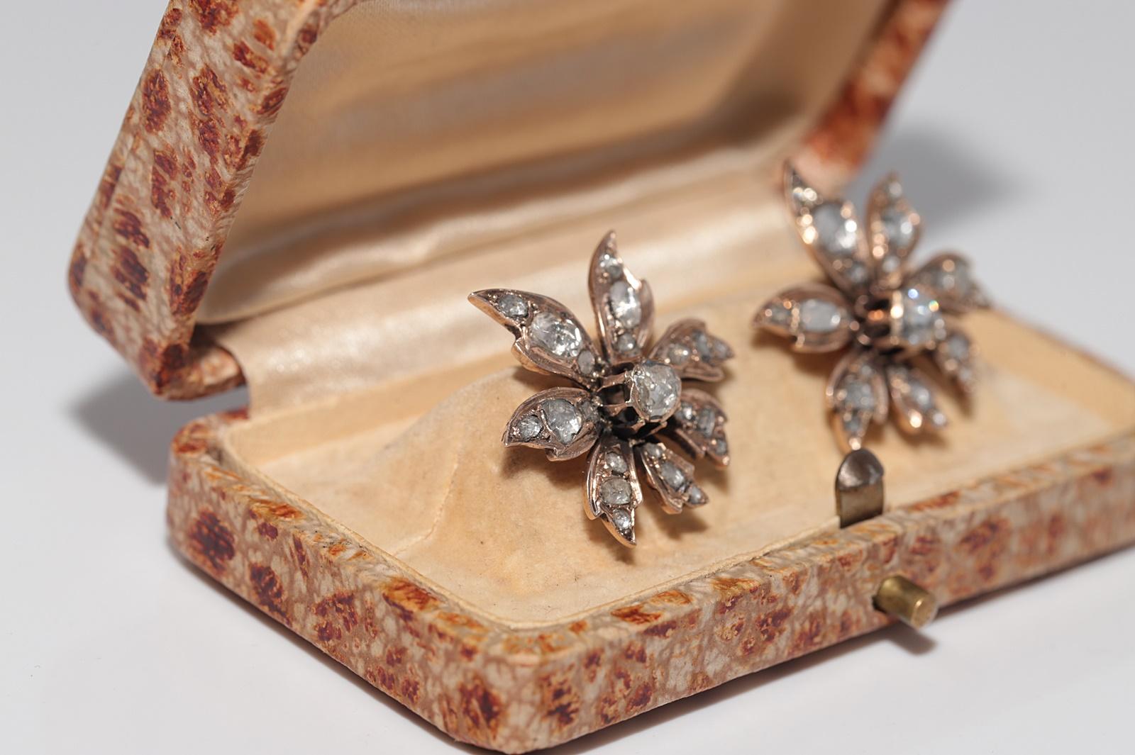 Antiguo pendiente de oro de 8 quilates con diamante natural talla rosa y diseño de hoja de 1900 Victoriano en venta