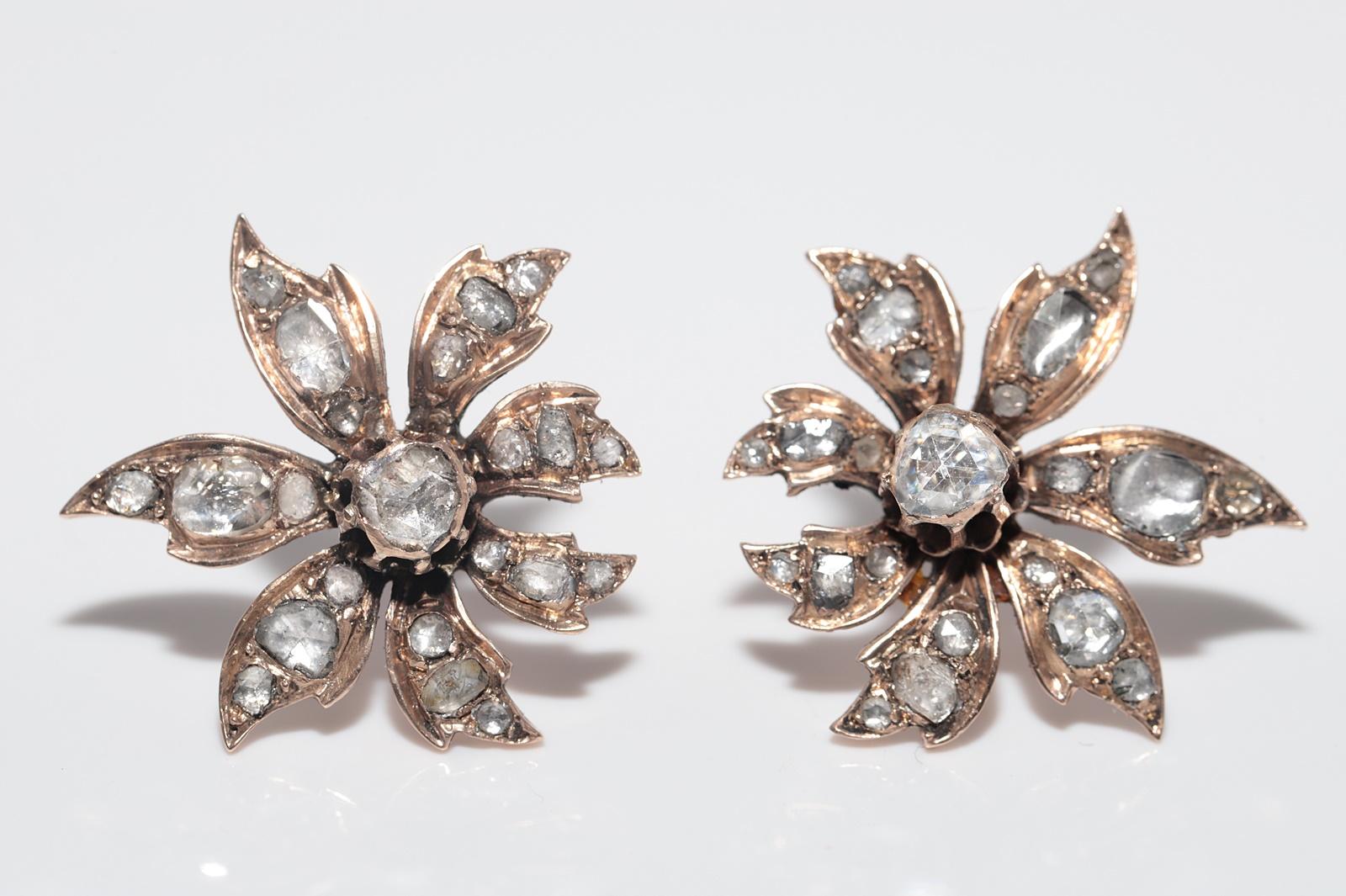 Antiguo pendiente de oro de 8 quilates con diamante natural talla rosa y diseño de hoja de 1900 Corte rosa en venta