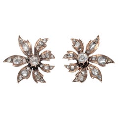 Antiguo pendiente de oro de 8 quilates con diamante natural talla rosa y diseño de hoja de 1900