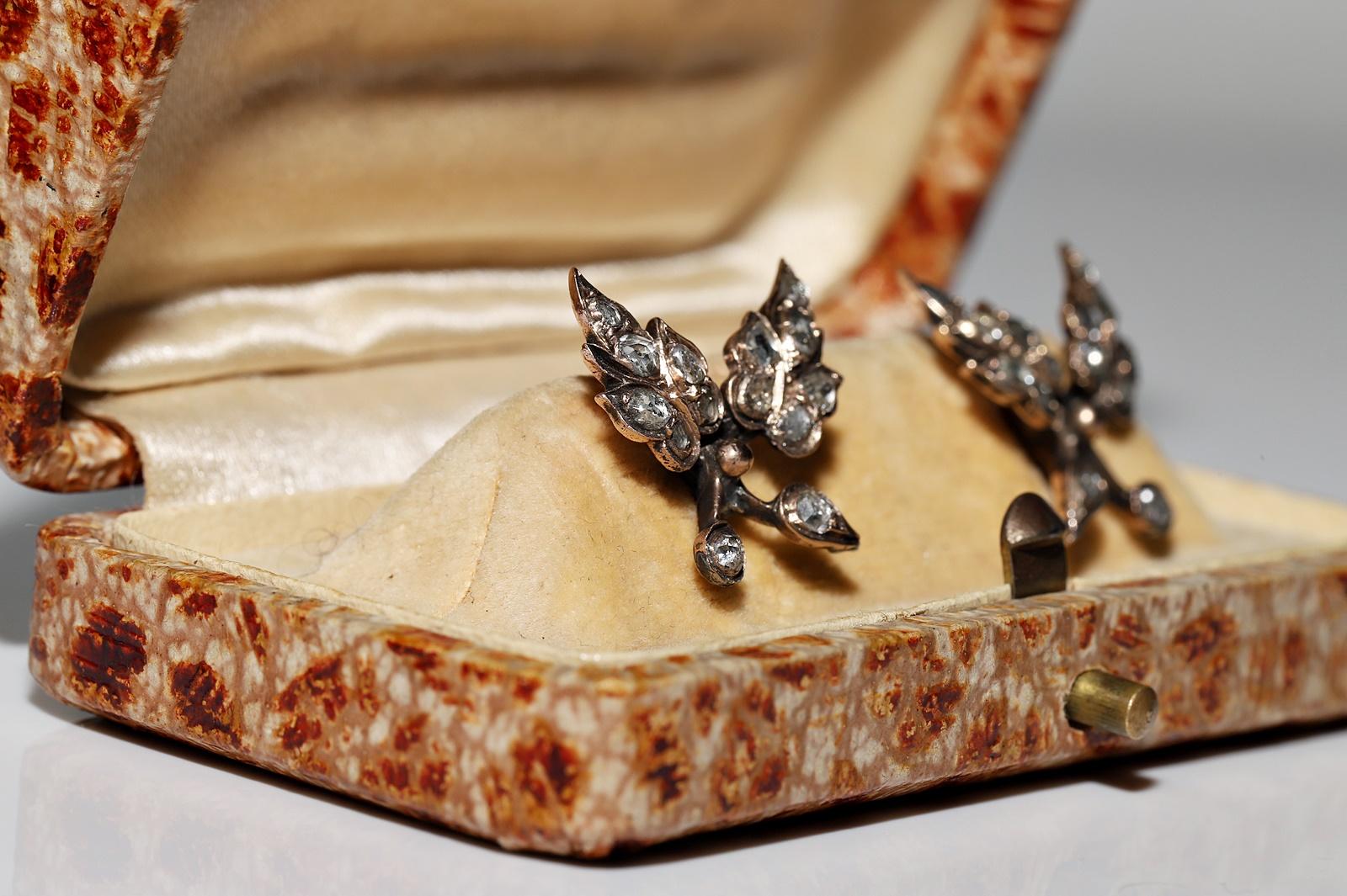 Victorien tardif Boucles d'oreilles anciennes en or 8k Circa 1900, diamant naturel taillé en rose, style feuille en vente