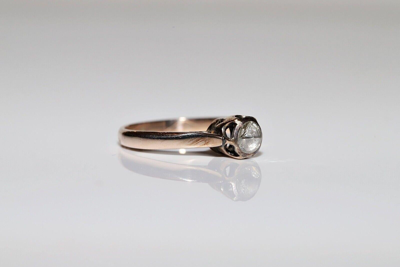De las mujeres Antiguo anillo solitario de diamantes naturales talla rosa de oro de 8 quilates de la década de 1900 en venta
