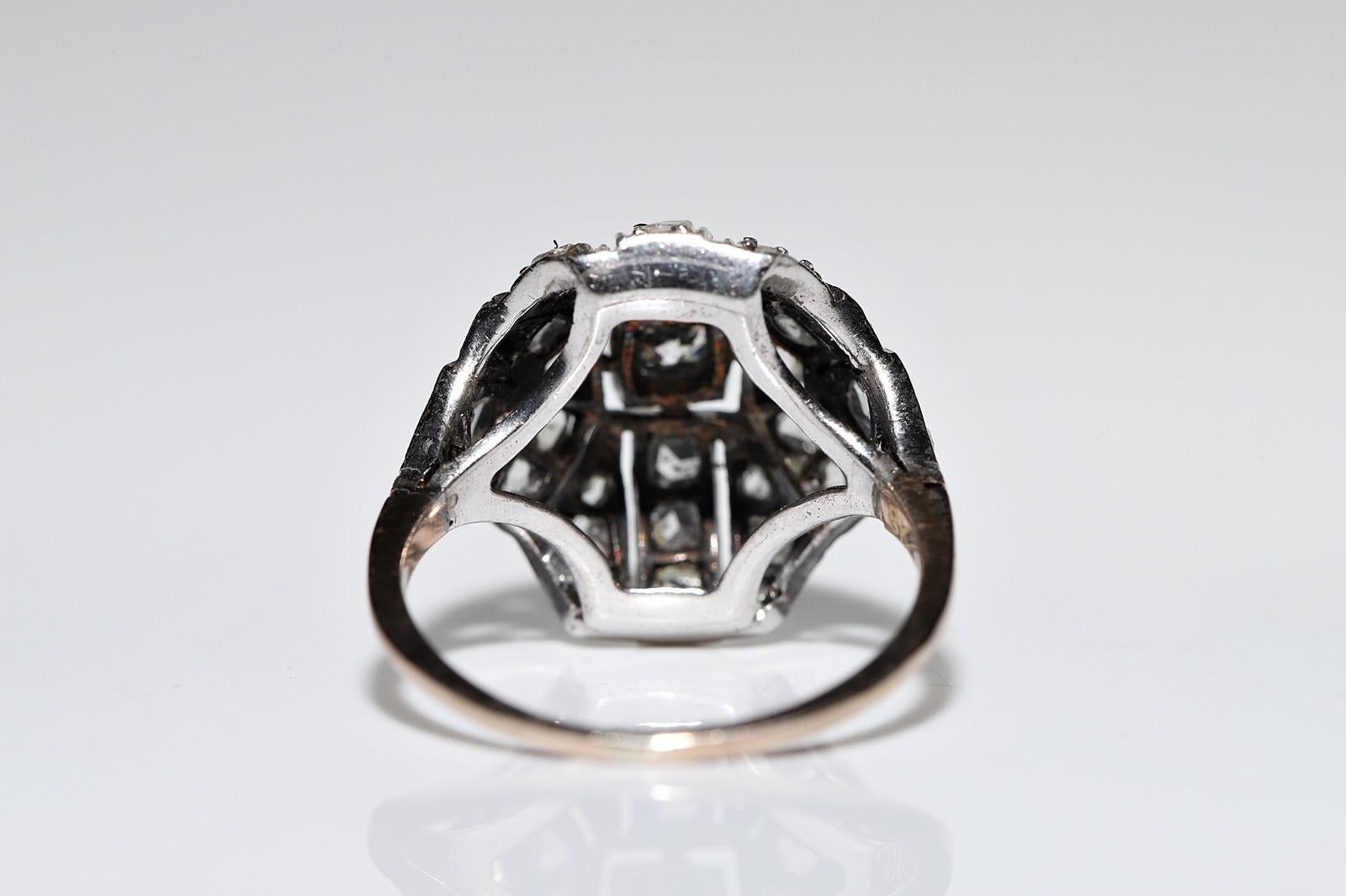 Bague ancienne datant des années 1900, or 8 carats, argent et diamants naturels décorés en vente 4