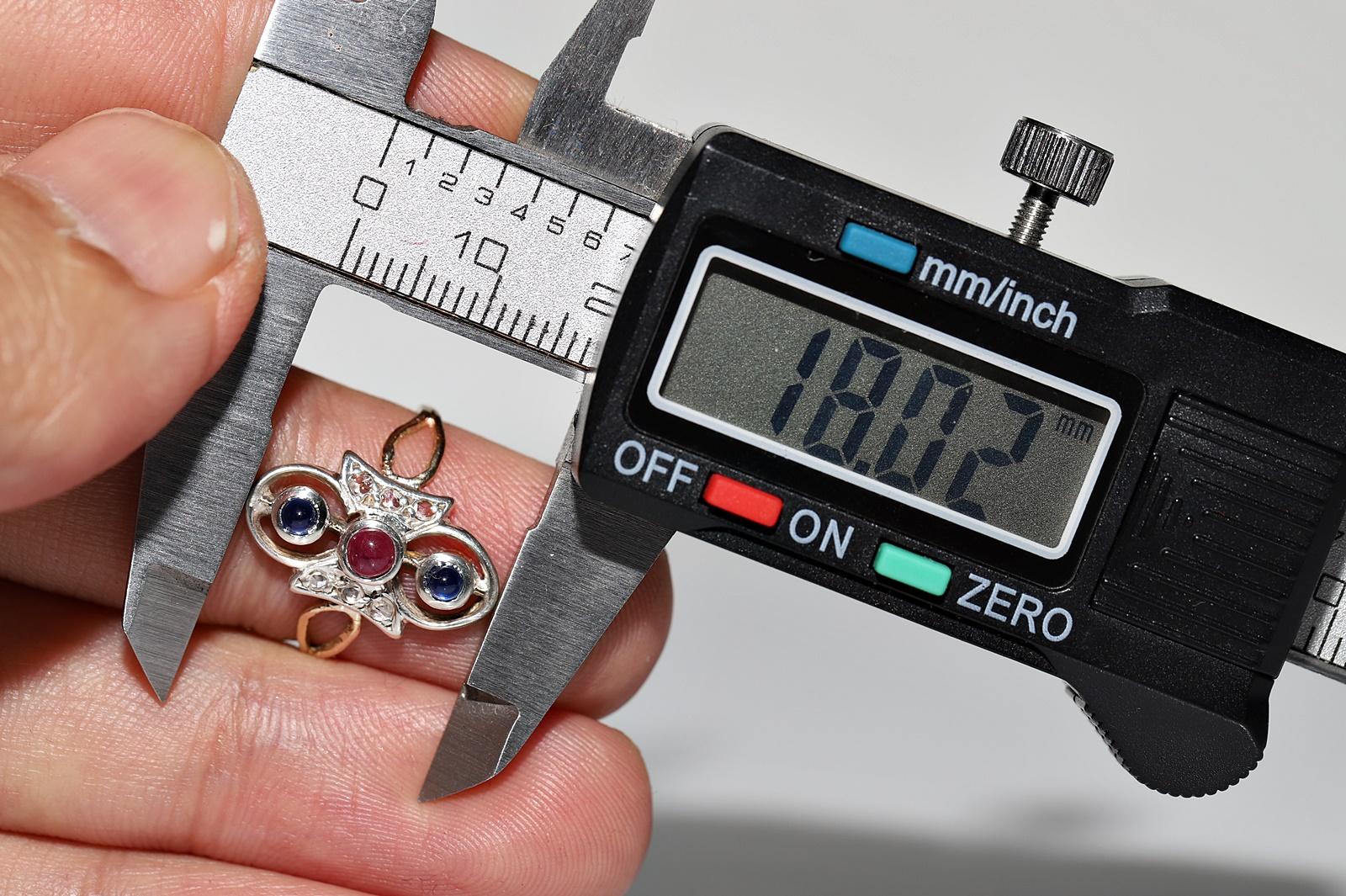 Antiker Ring, um 1900, 8 Karat Gold, Platin, Silber, natürlicher Diamant, Saphir und Rubin im Angebot 7