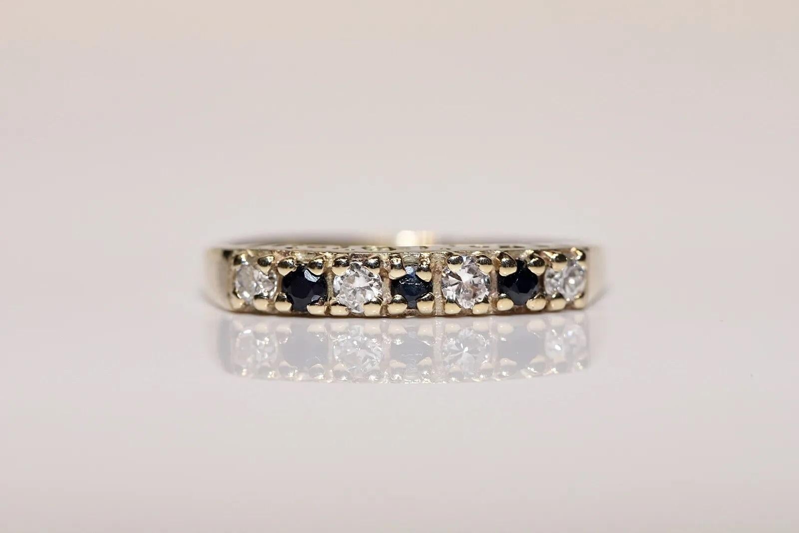 In ottime condizioni.
Il peso totale è di 1.6 grammi.
Totalmente è un diamante  0,22 carati.
Il diamante ha un colore G-H e una purezza vvs-vs.
In totale si tratta di uno zaffiro da 0,12 carati.
La misura dell'anello è US 6.6 (offriamo il