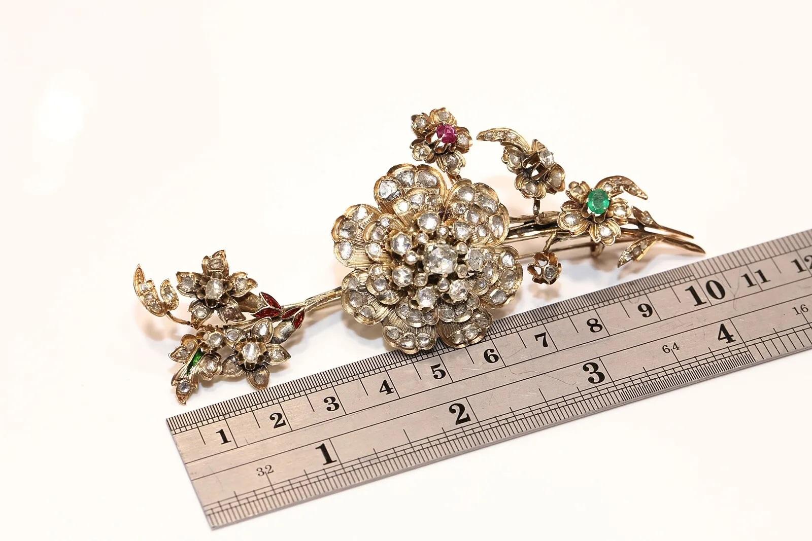 Antique Circa 1900s 9k Gold Natural Rose Cut Diamond And Ruby Emerald Brooch For Sale 6
