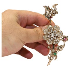 Antica spilla in oro 9k del 1900, con diamante naturale taglio rosa e smeraldo rubino