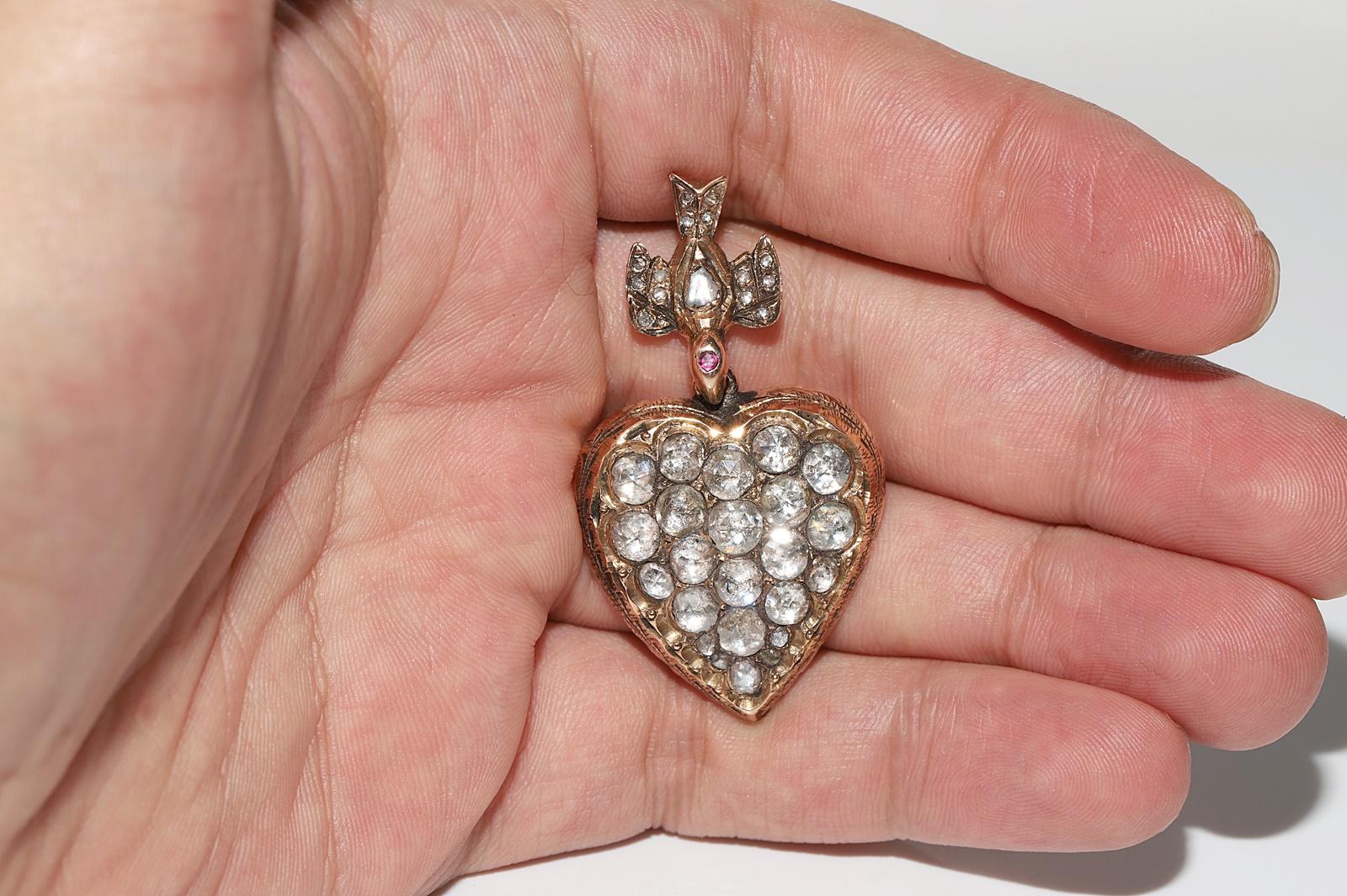 Victorien Pendentif ancien oiseau cœur en or 9 carats avec diamants naturels taille rose, datant des années 1900 en vente