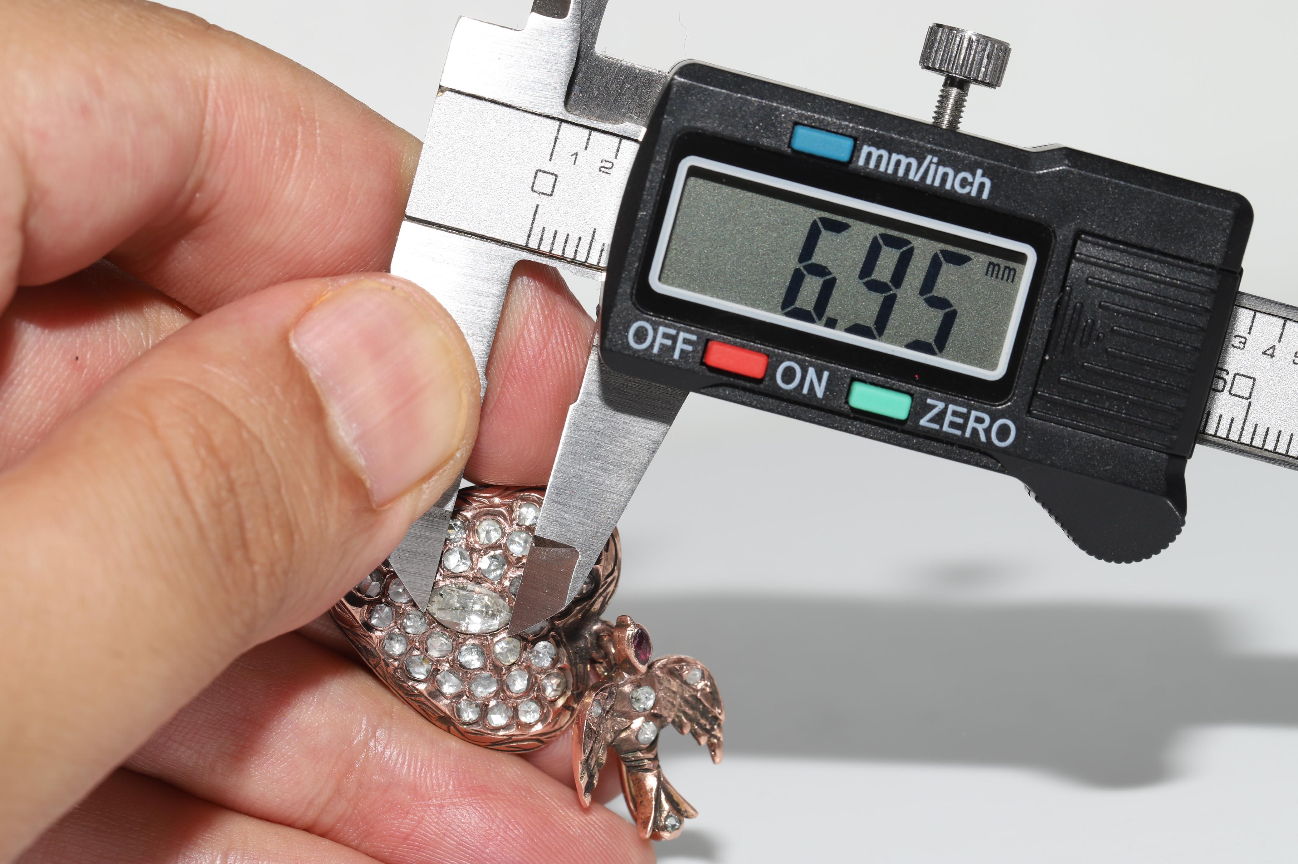 Collier pendentif cœur ancien des années 1900 en or 9 carats avec diamants naturels taille rose en vente 6