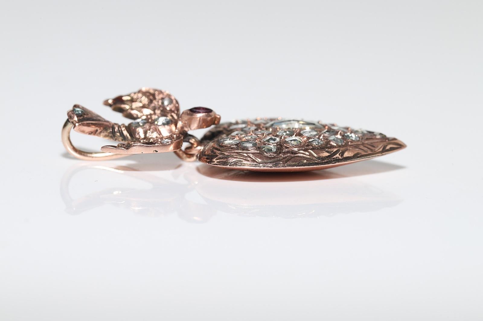 Antique Circa 1900s 9k Gold Natural Rose Cut Diamond Heart Pendant Necklace For Sale 3
