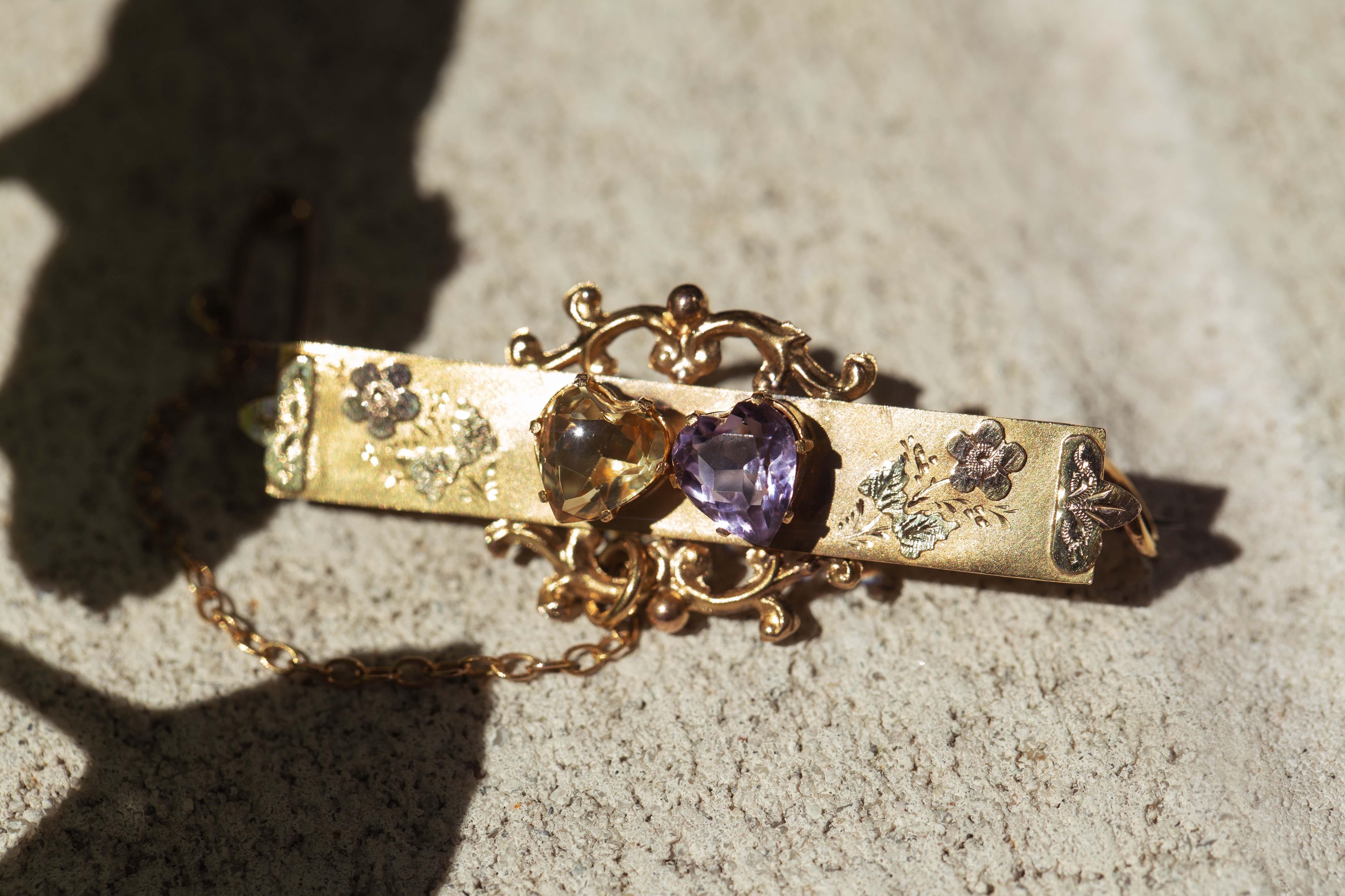 Antique Circa 1900s Amethyst & Citrine Nature Brooch 9 Carat Yellow Gold Pour femmes en vente