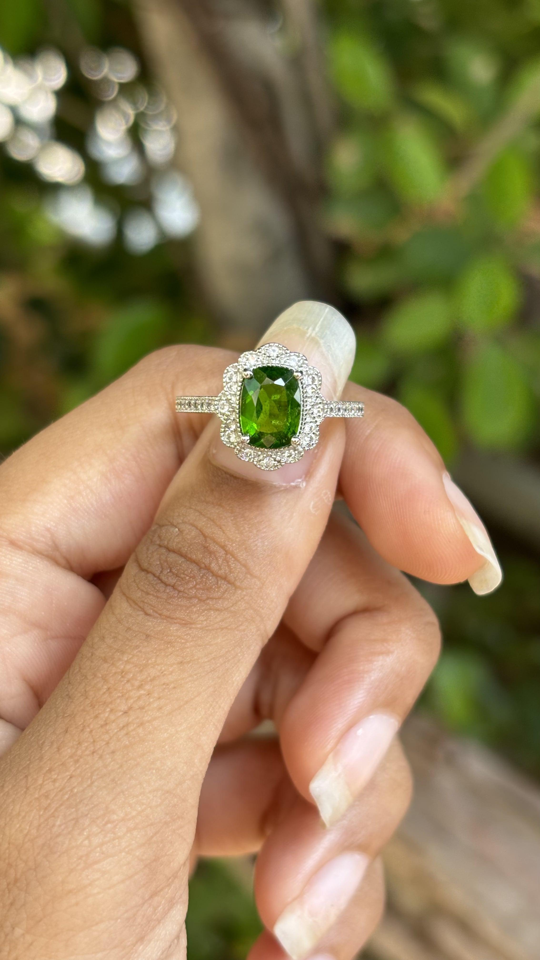 Antique circa 1900s Diopside & CZ Ring in Silver For Sale 4
