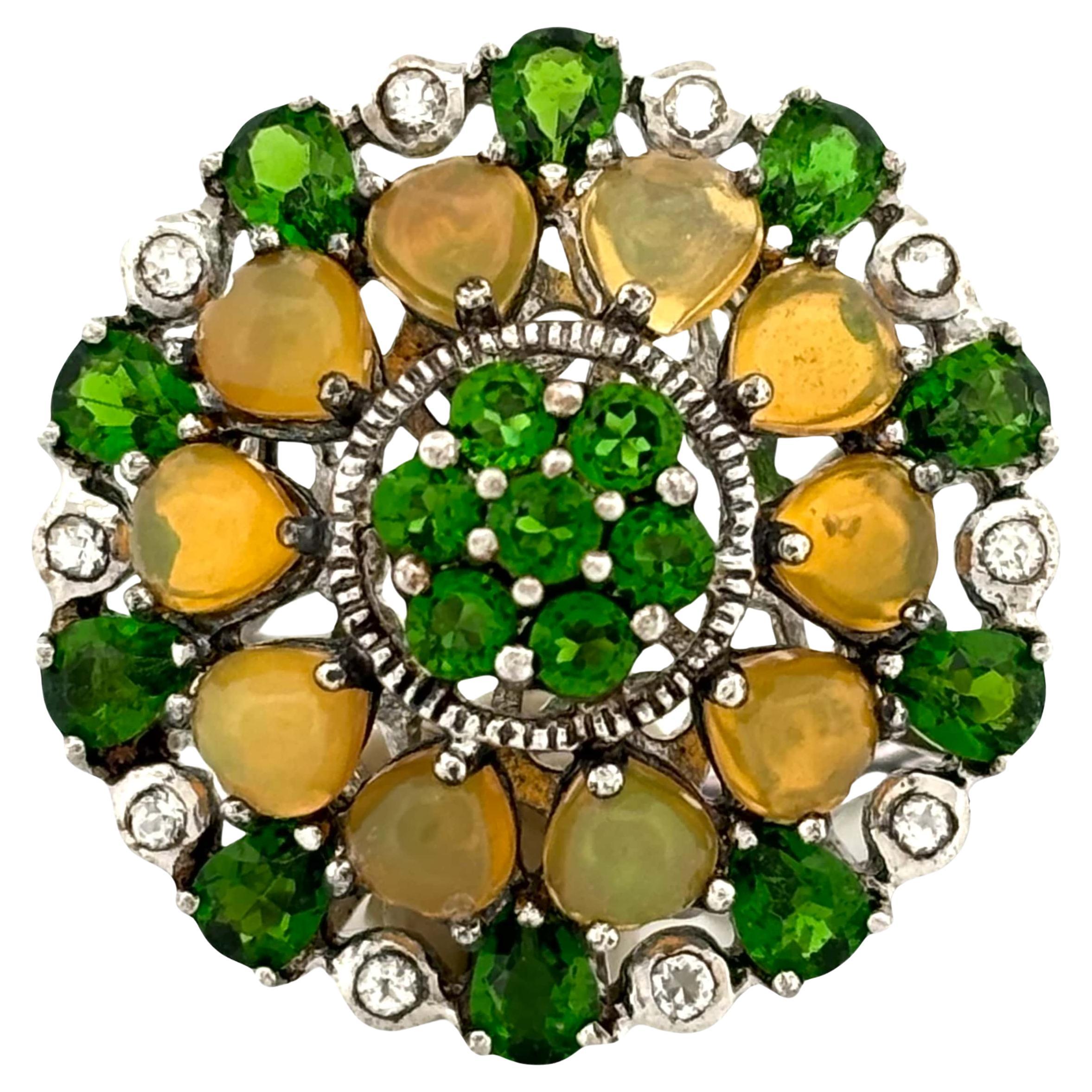 Antique circa 1900s Diopside, Opal & White Topaz Fancy Cocktail Ring in Silver en vente