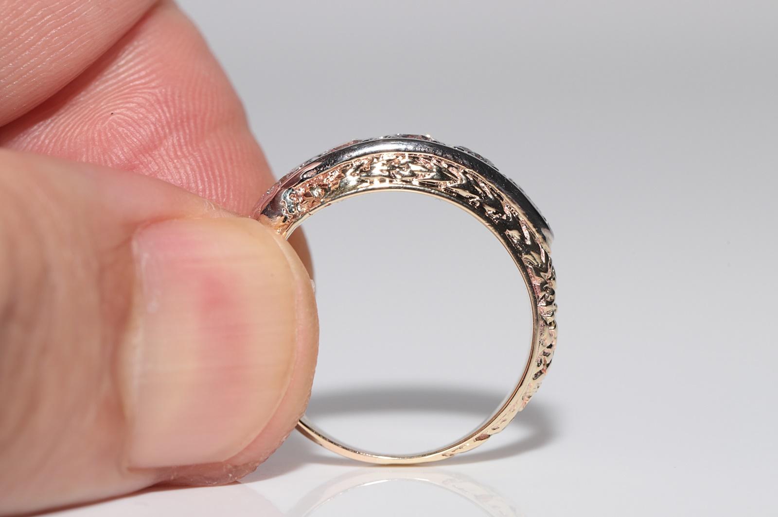 Ancienne bague jonc artisanale des années 1900 en or 14 carats décorée de diamants naturels en vente 2