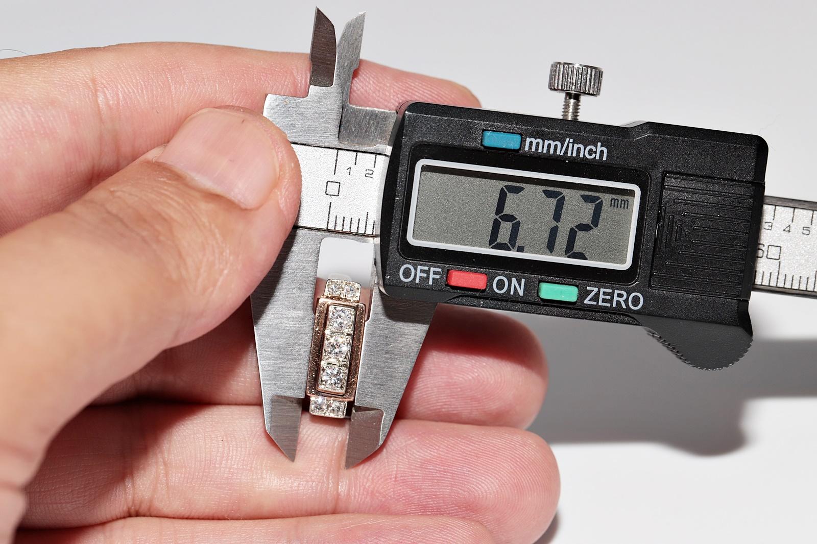 Ancienne bague artisanale des années 1900 en or 14 carats décorée de diamants naturels en vente 5