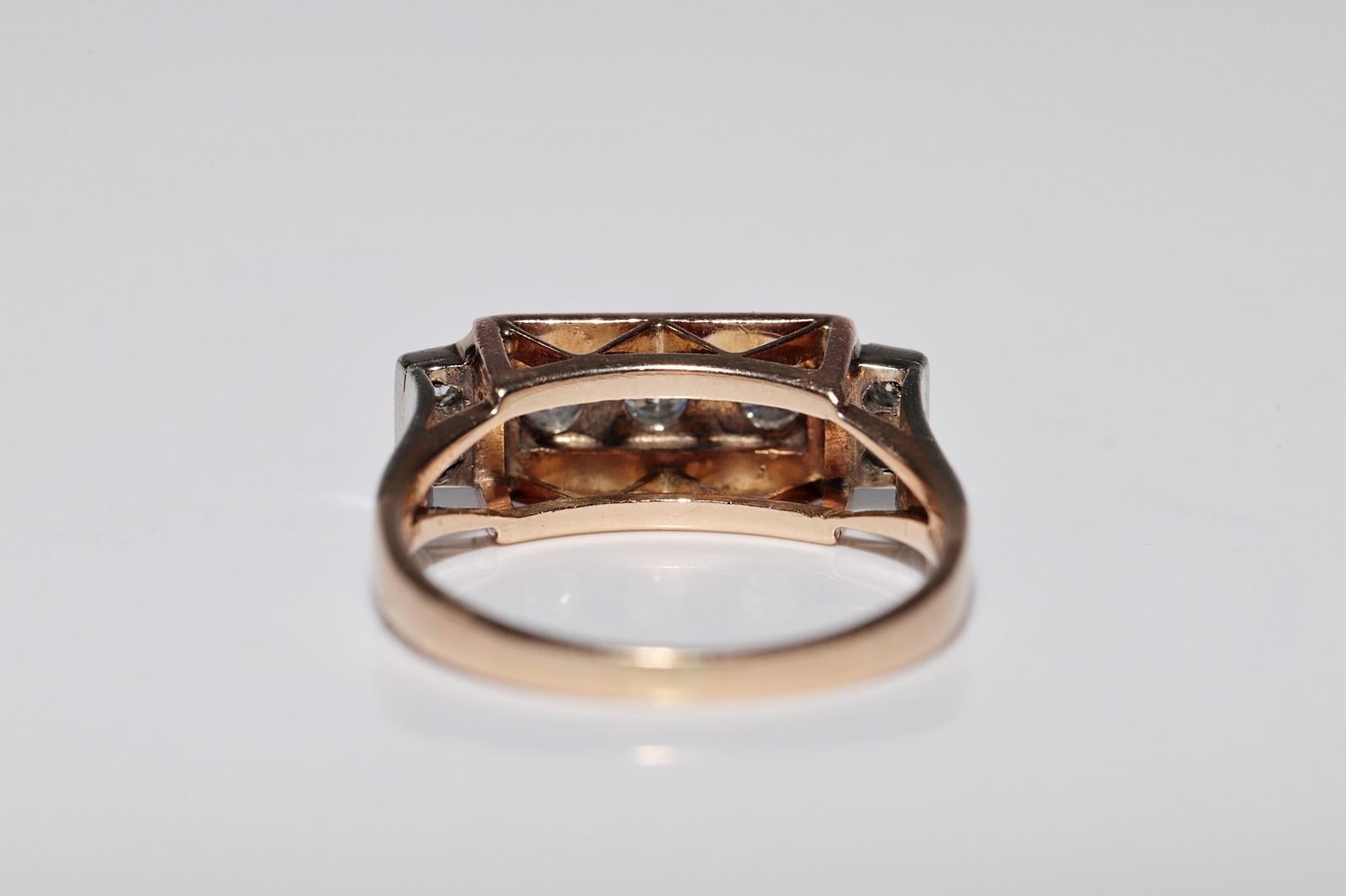 Ancienne bague artisanale des années 1900 en or 14 carats décorée de diamants naturels en vente 2