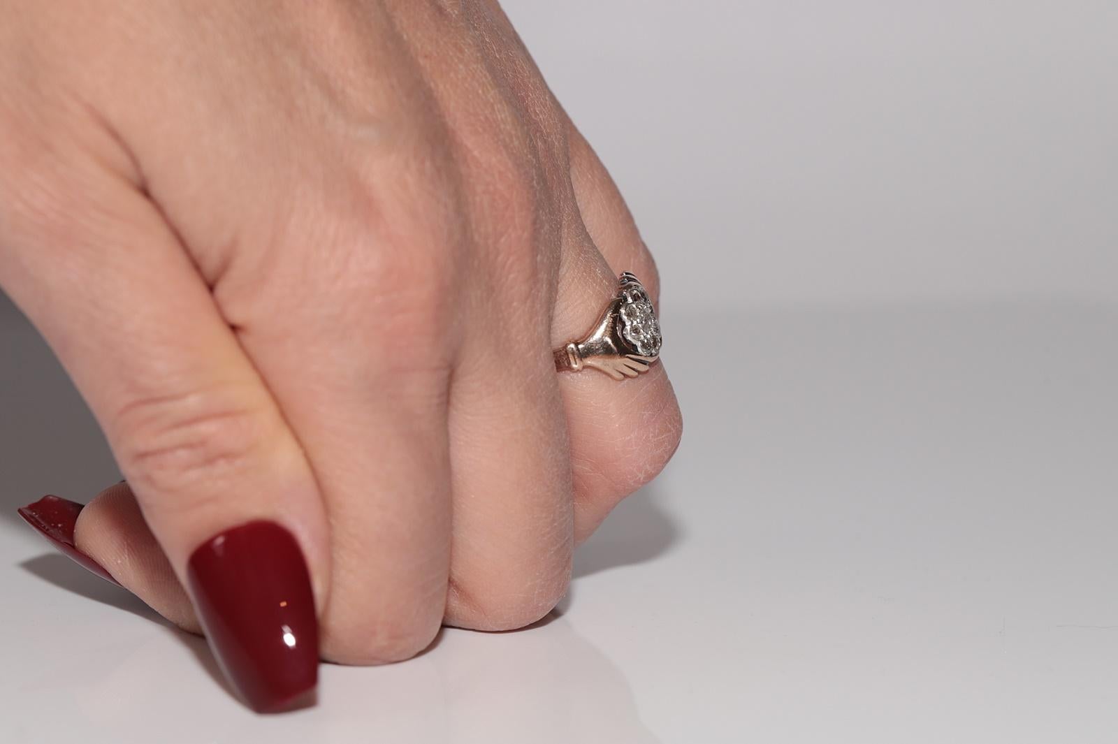 Antique Circa 1900s Handcrafted 14k Gold Natural Diamond Hand Ring In Good Condition For Sale In Fatih/İstanbul, 34