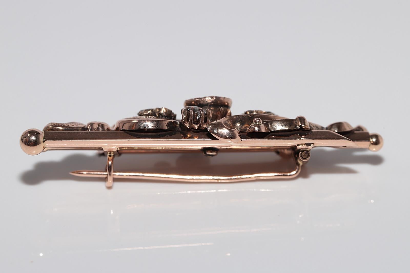 Antique Circa 1900s Handcrafted 14k Gold Natural Rose Cut Diamond Brooch For Sale 10
