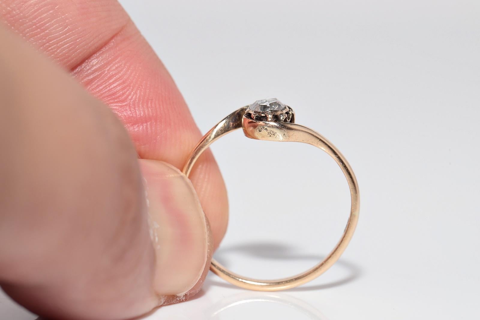 Bague solitaire ancienne datant des années 1900, fabriquée à la main en or 14 carats avec diamants naturels taille rose en vente 5