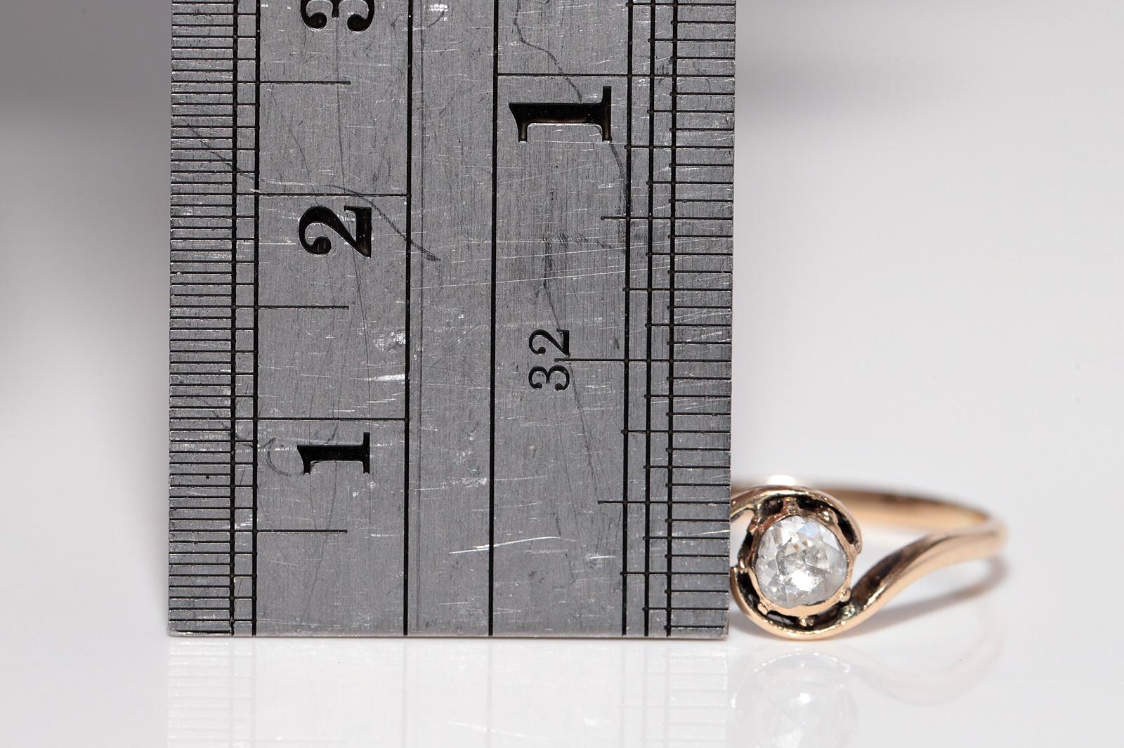 Bague solitaire ancienne datant des années 1900, fabriquée à la main en or 14 carats avec diamants naturels taille rose en vente 9