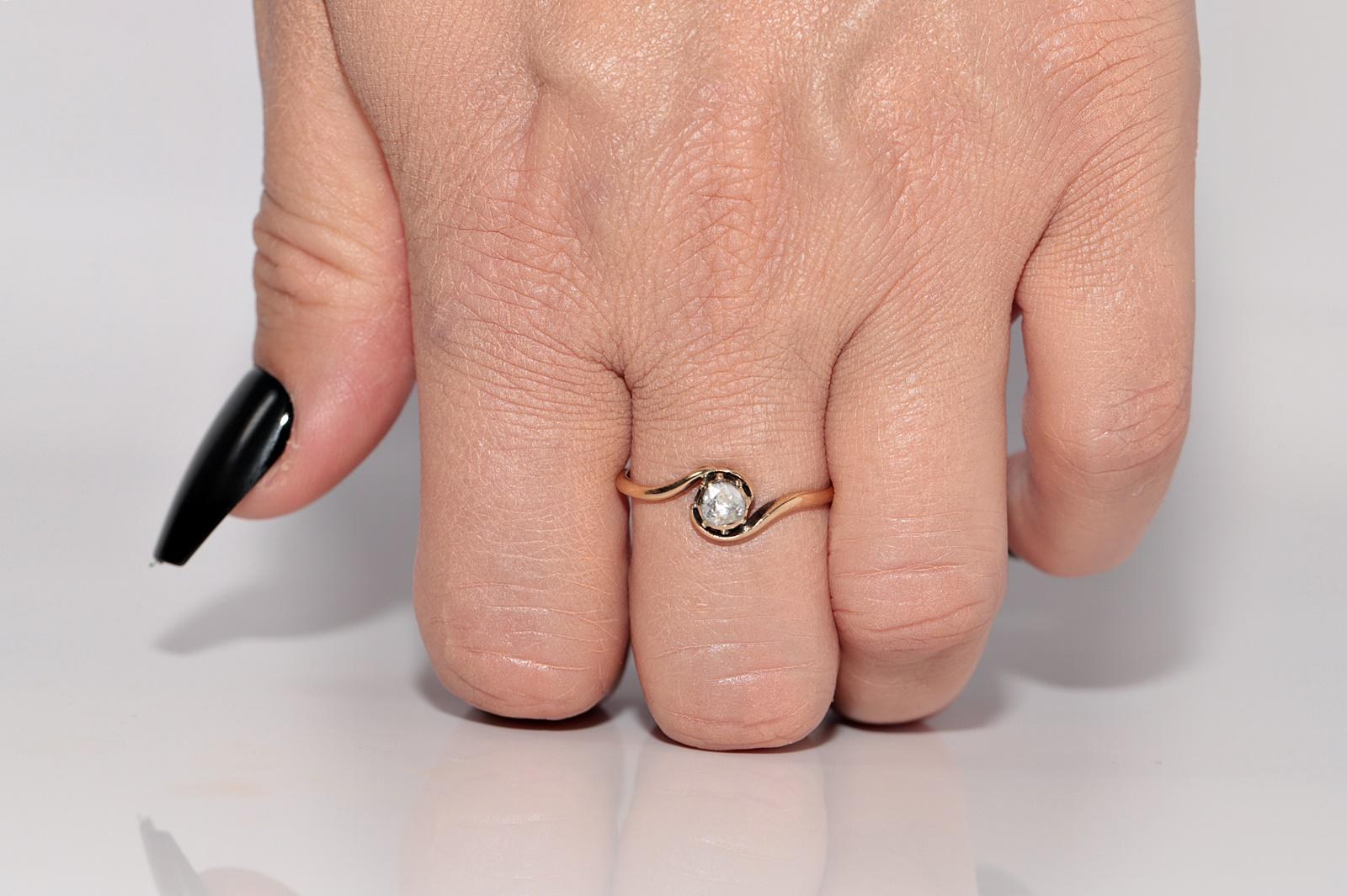 Antiker, handgefertigter Solitär-Ring aus 14 Karat Gold mit natürlichem Diamanten im Rosenschliff, um 1900 (Viktorianisch) im Angebot