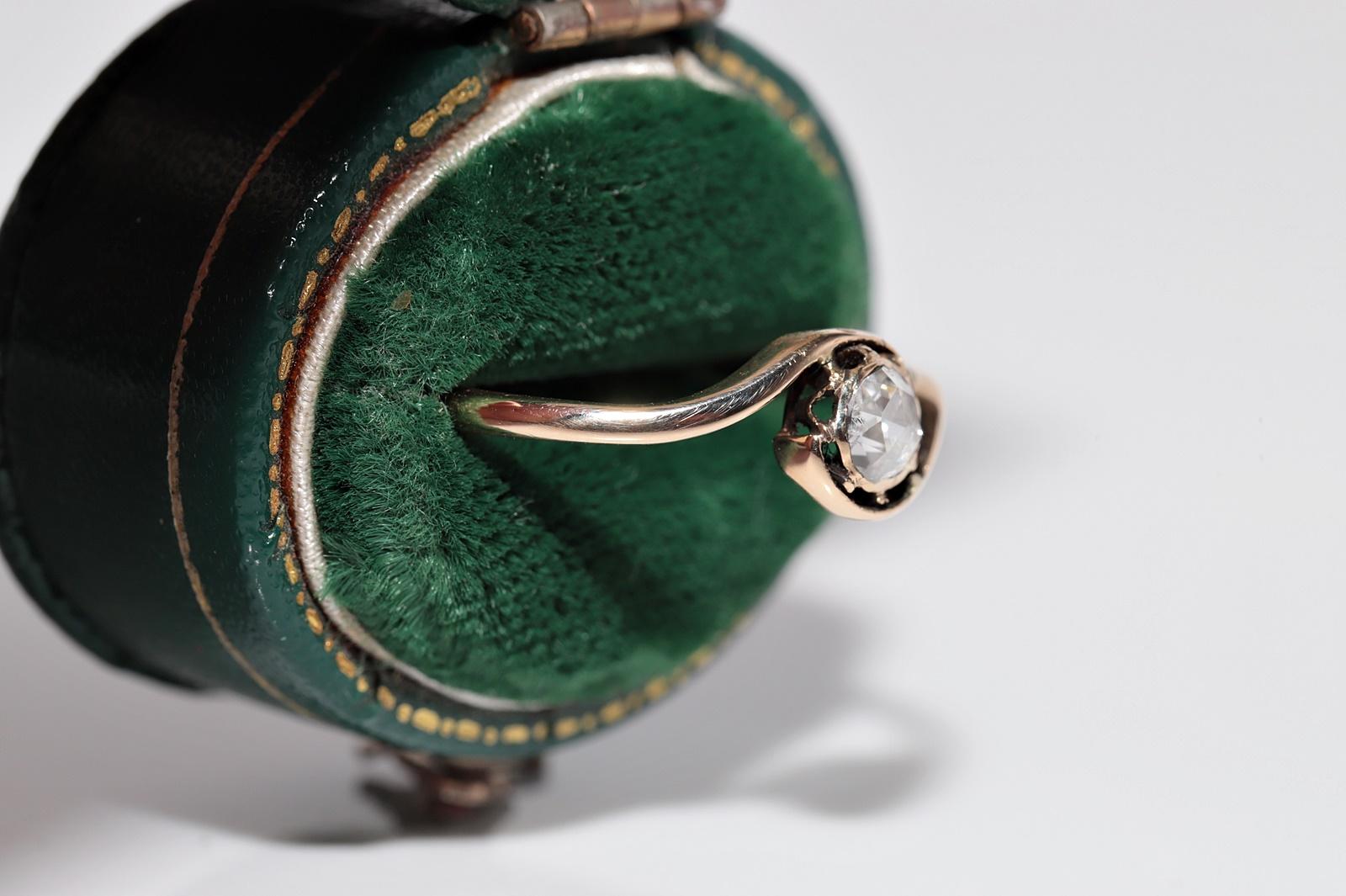 Bague solitaire ancienne datant des années 1900, fabriquée à la main en or 14 carats avec diamants naturels taille rose en vente 1