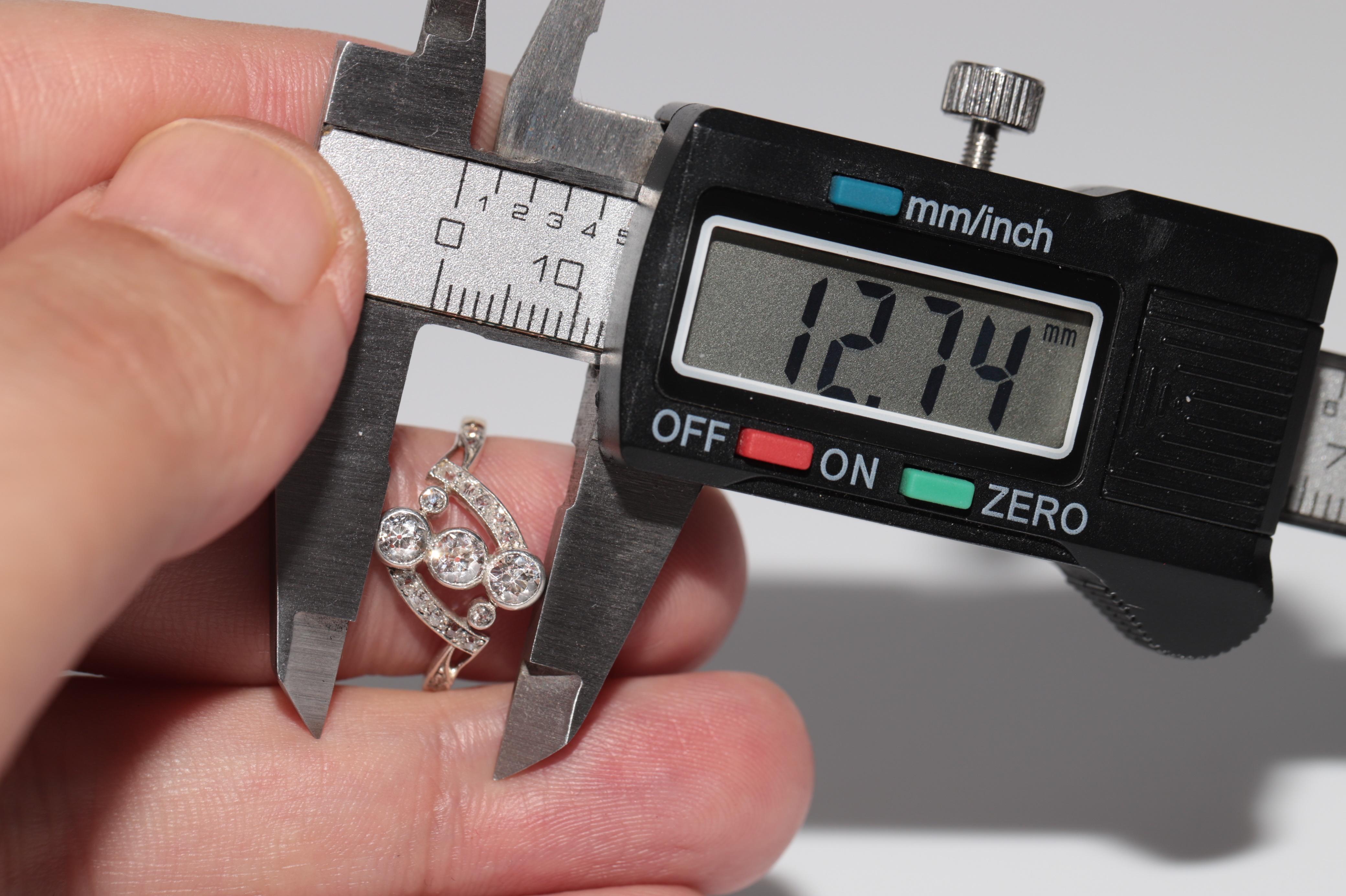 Ancien fabriqué à la main vers 1900  14k Gold Top Silver  Bague en diamant naturel en vente 6