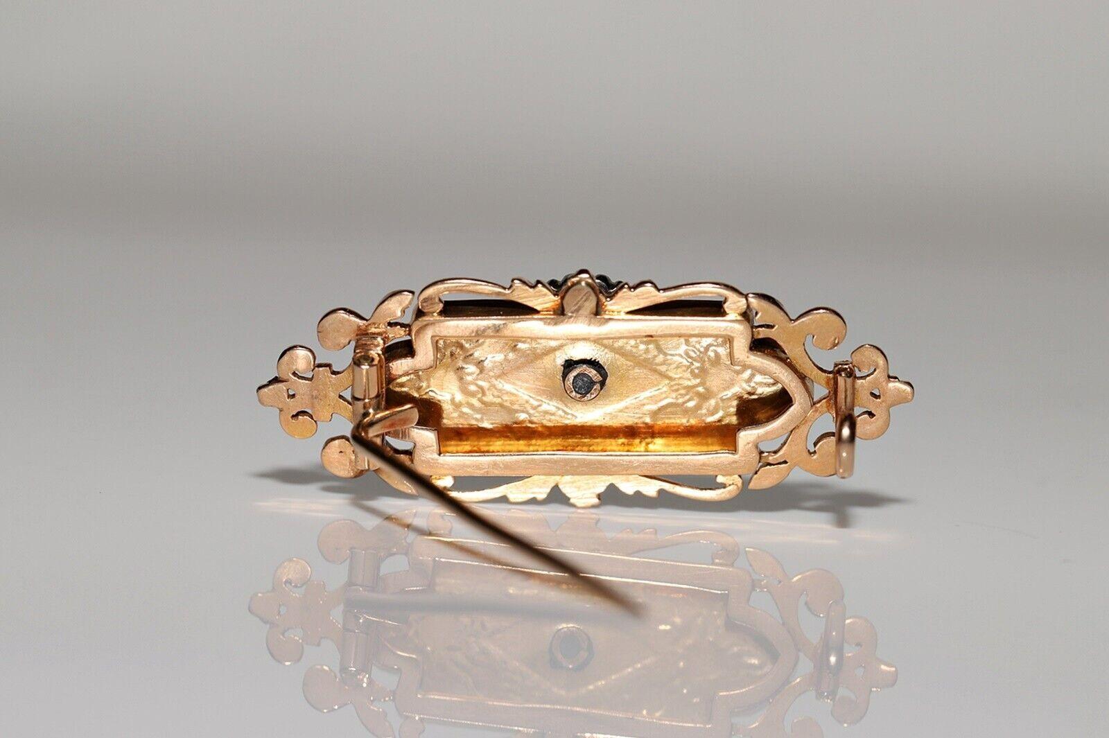 Antique Circa 1900s Handcrafted 18k Gold Natural Diamond And Pearl Brooch For Sale 4